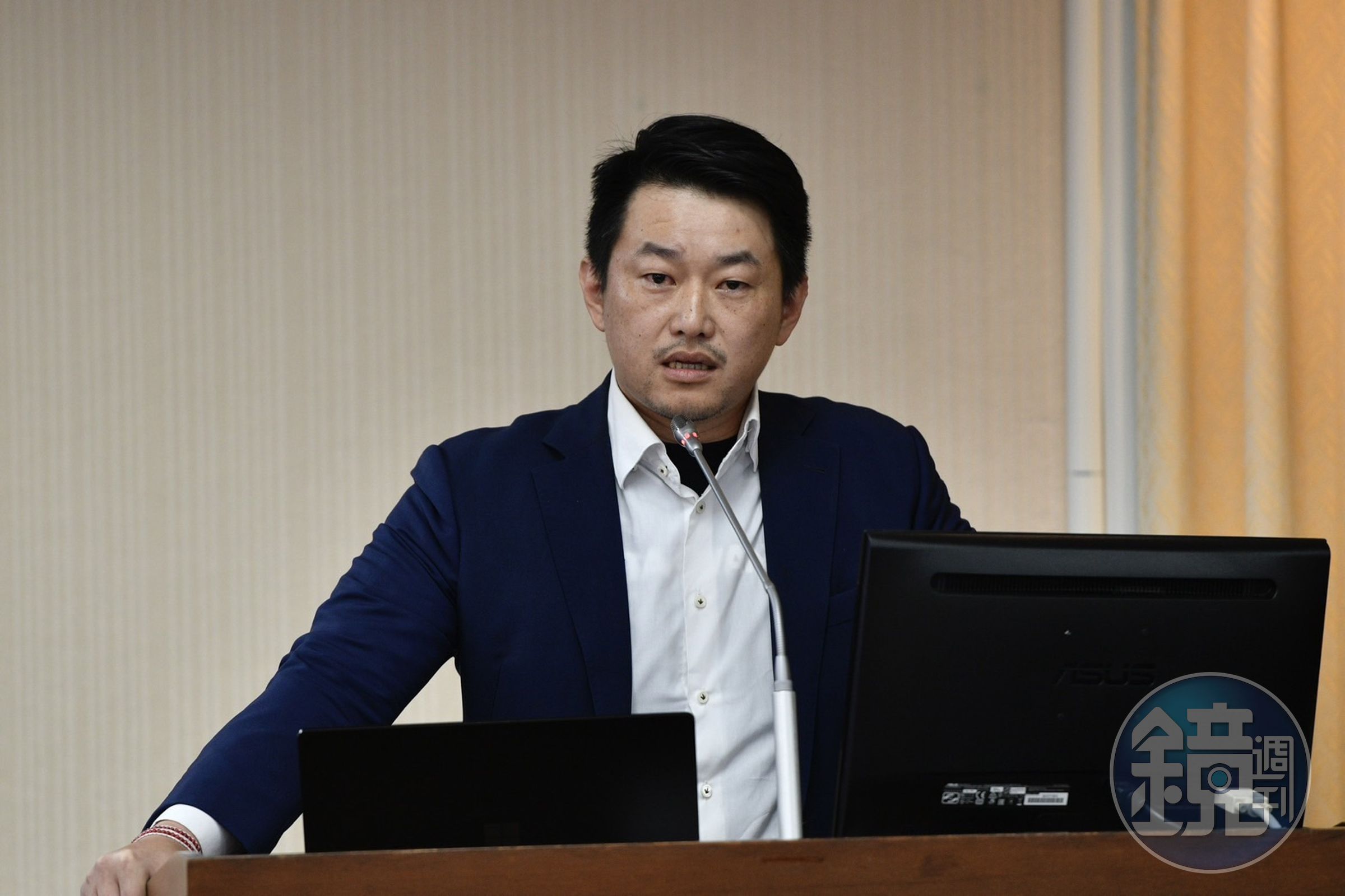 前立委陳柏惟今赴立法院內政委員會出席《選罷法》公聽會，點名國民黨立委顏寬恒應該也要來發表意見。