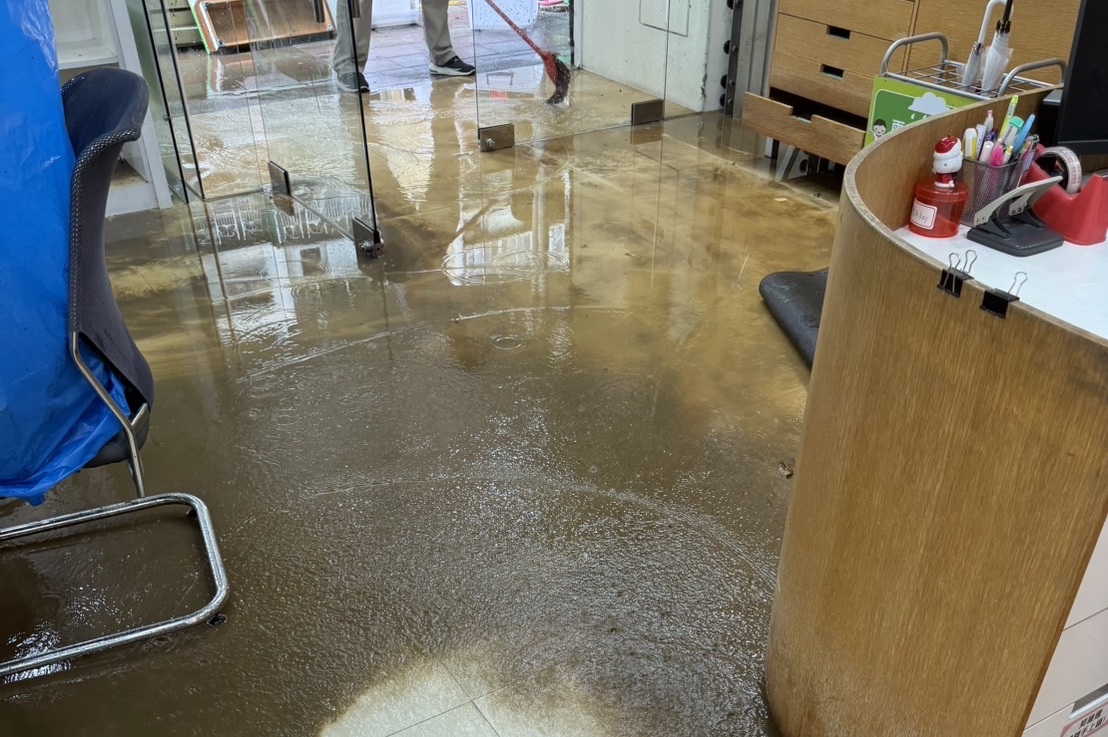 面對居家淹水,信義居家表示需把握先清潔再消毒,降低細菌、黴菌及病媒孳生帶來的健康風險。(信義居家提供)