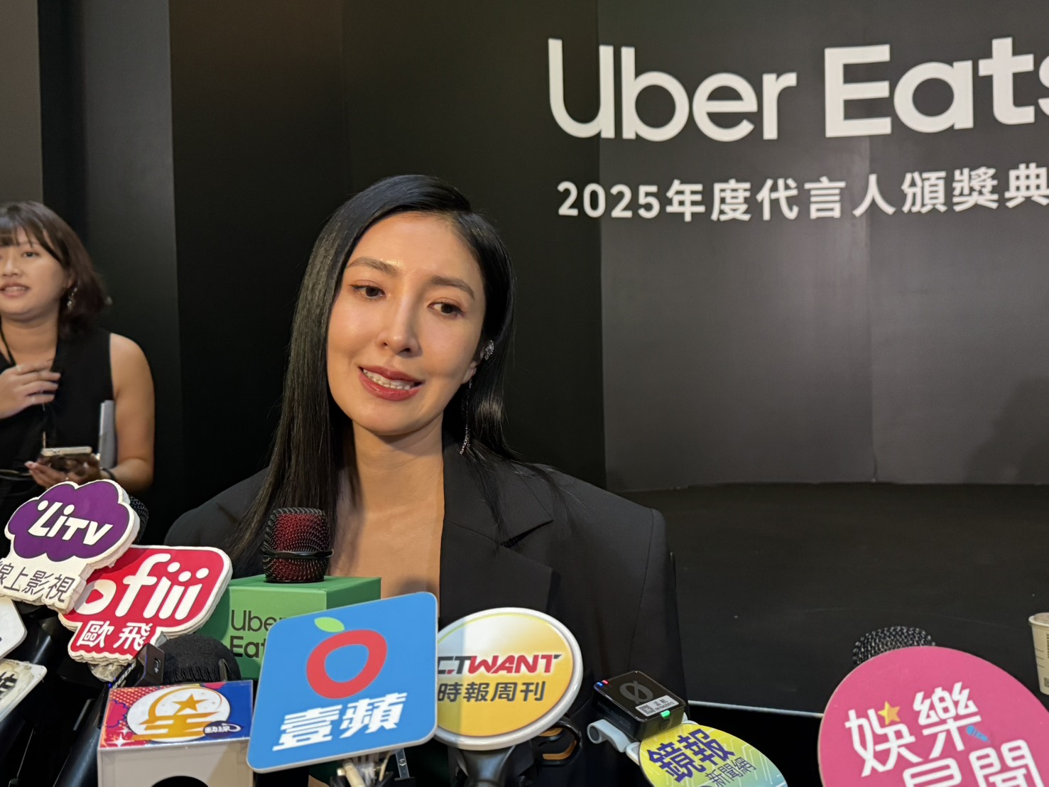 楊謹華被問到吳慷仁為何拒絕報名金鐘坦言不知情。