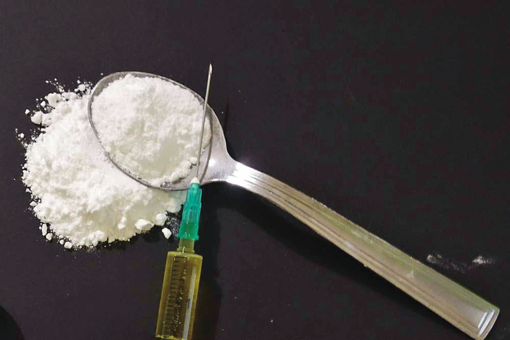 毒品氾濫問題日趨嚴重,且影響身心健康,全球各國聯手合作緝毒。(示意圖,pixabay)