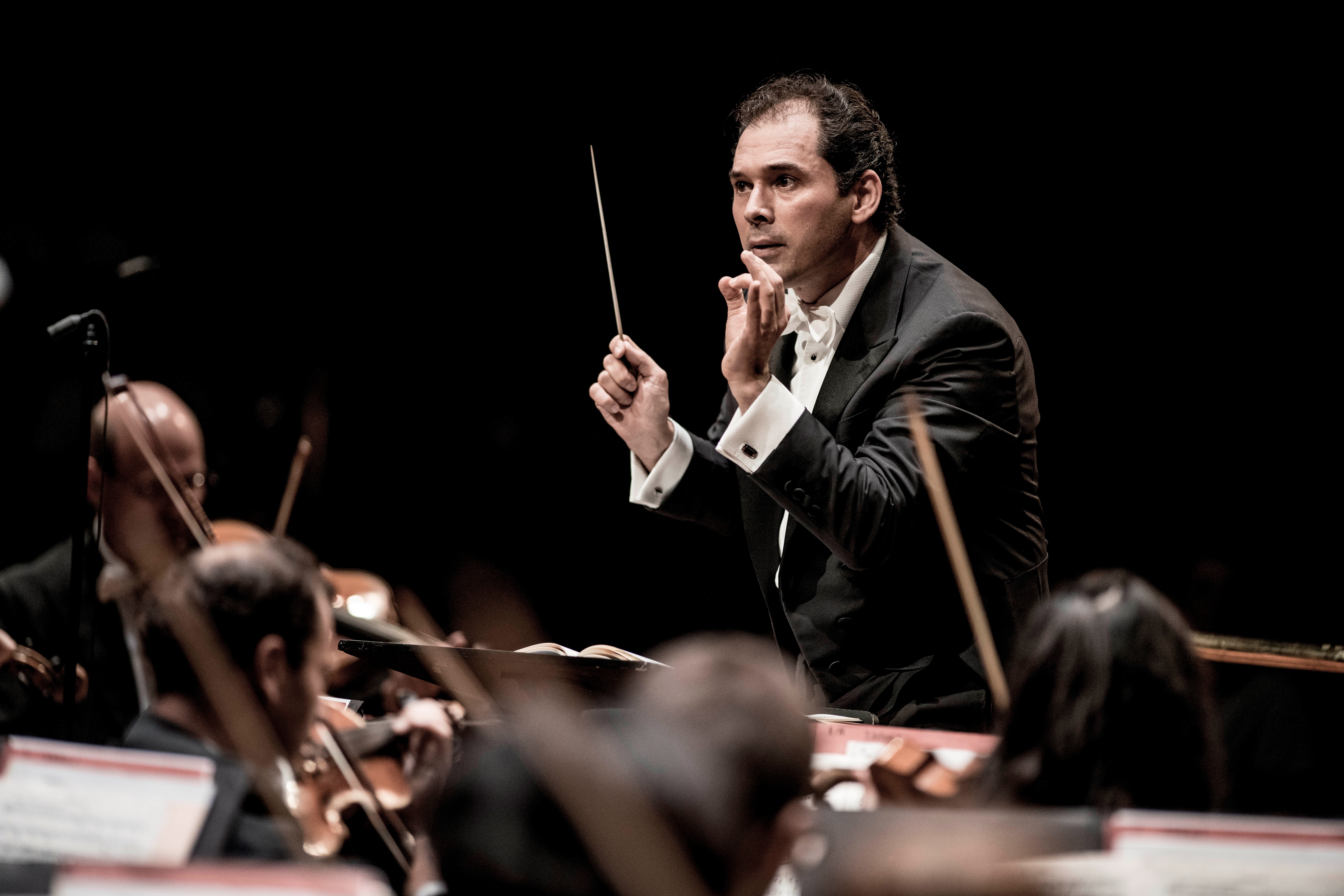 指揮大師圖岡索契夫11月率維也納愛樂來台演出。（牛耳藝術提供）