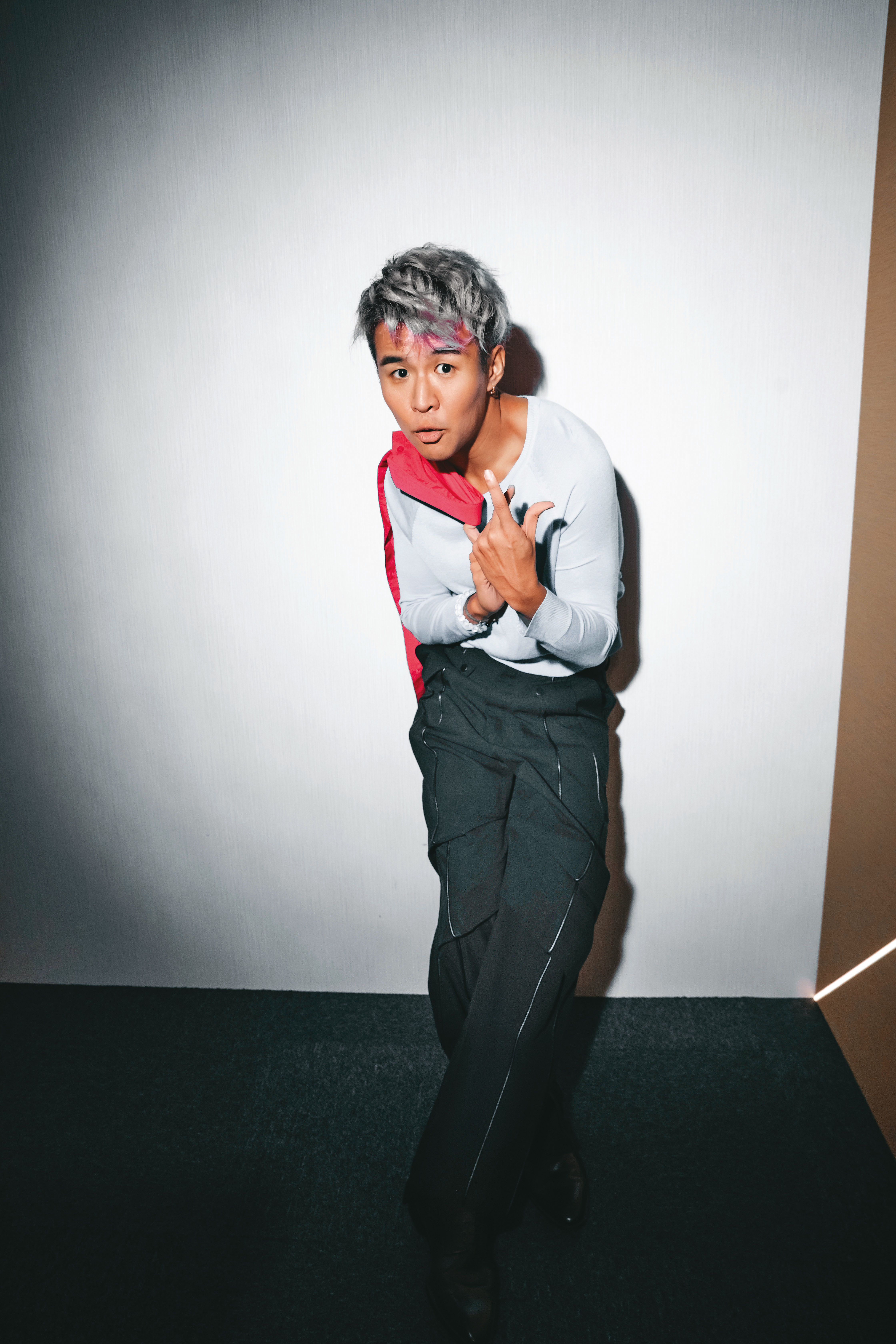 屁孩演出《舊金山美容院》，透過角色將偽裝一層一層剝去，讓他更認識自己。
