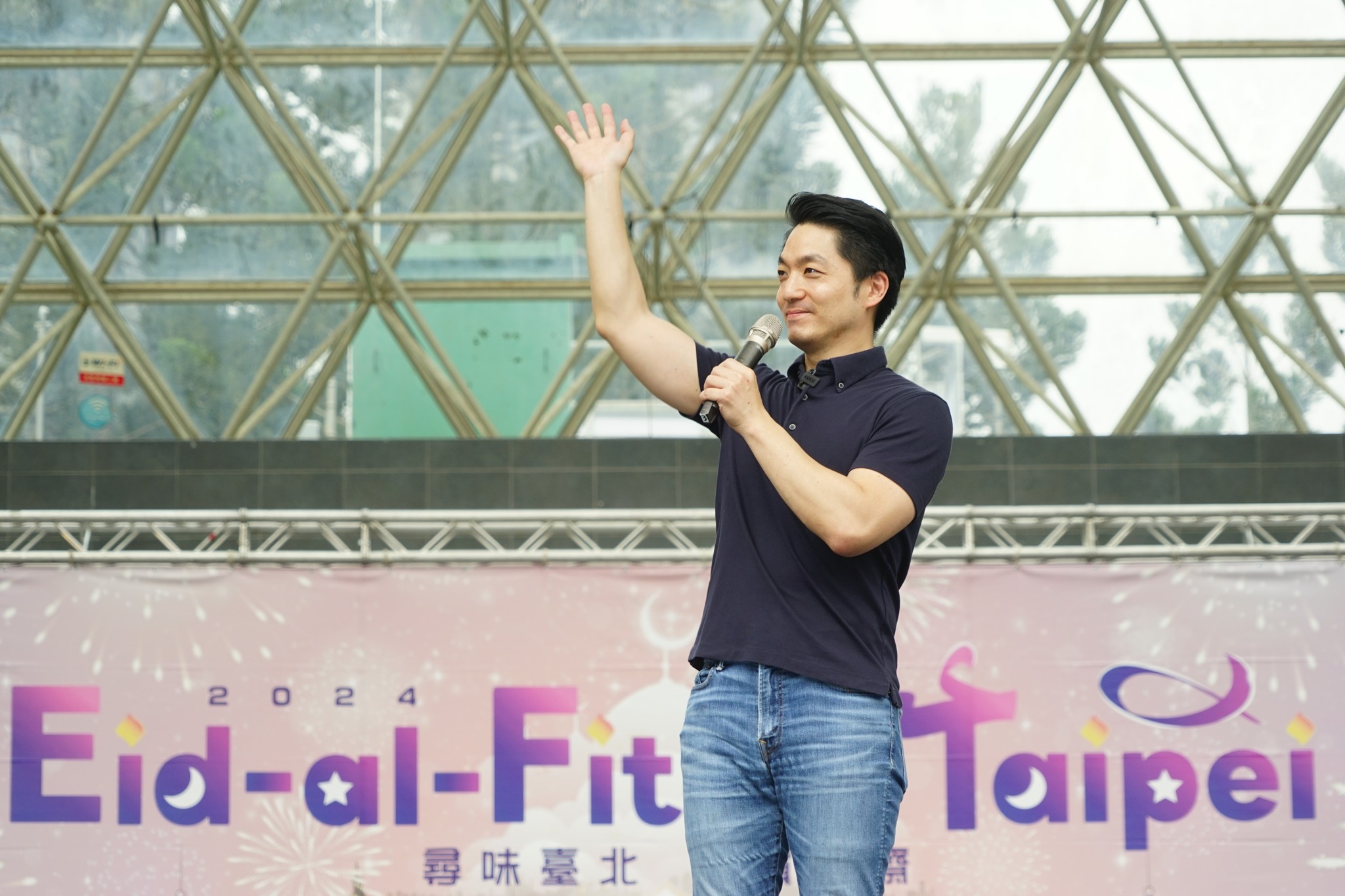 原先以有市政行程將缺席的台北市長蔣萬安今日改口，稱已請市府同仁聯繫調整行程，若可以就出席520就職典禮。（翻攝自臉書＠蔣萬安）