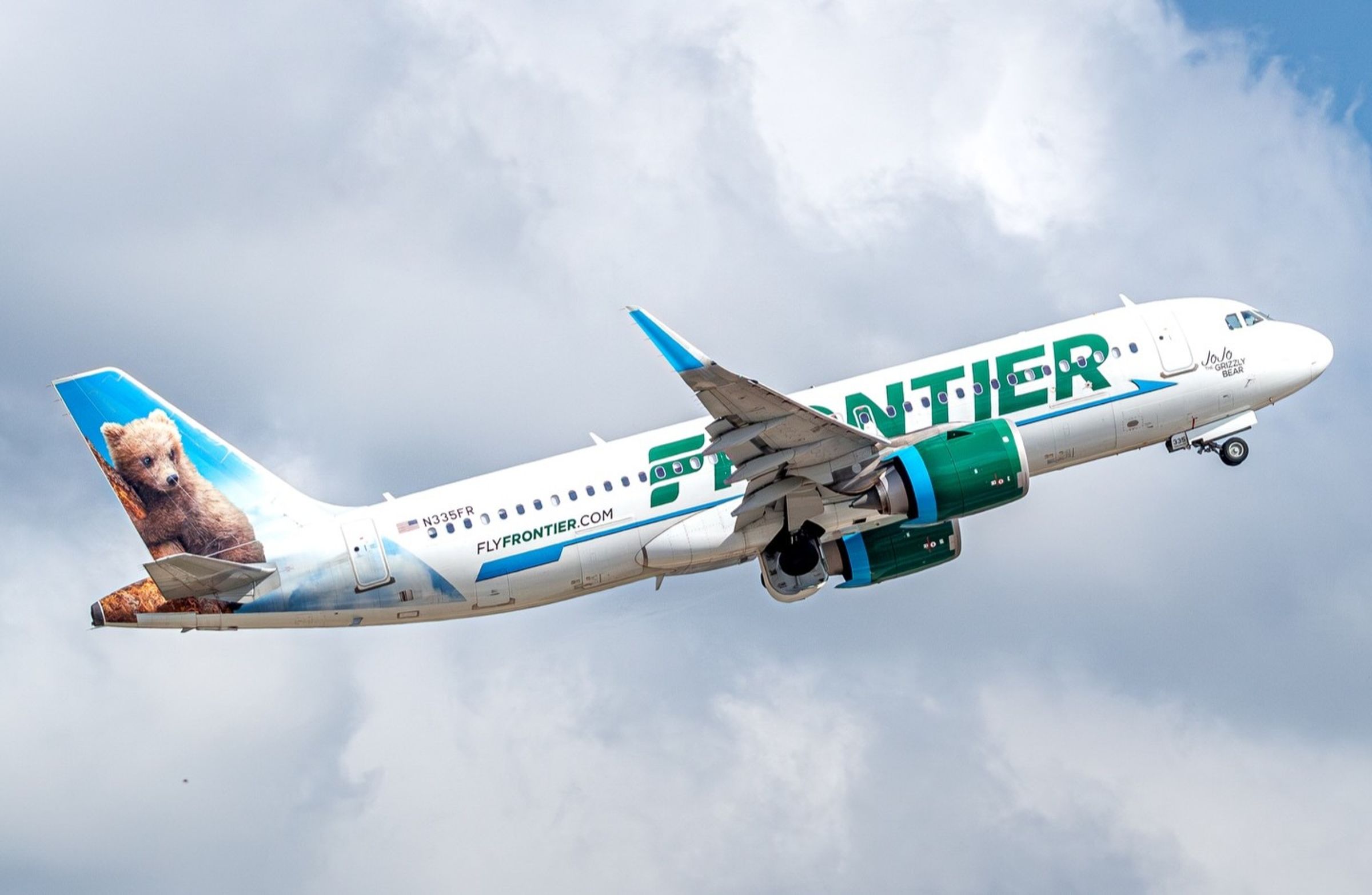 邊疆航空週日晚間一架班機的機艙上看到一個彈匣，導致乘客被迫改搭其他班機。（翻攝自臉書@Frontier Airlines）