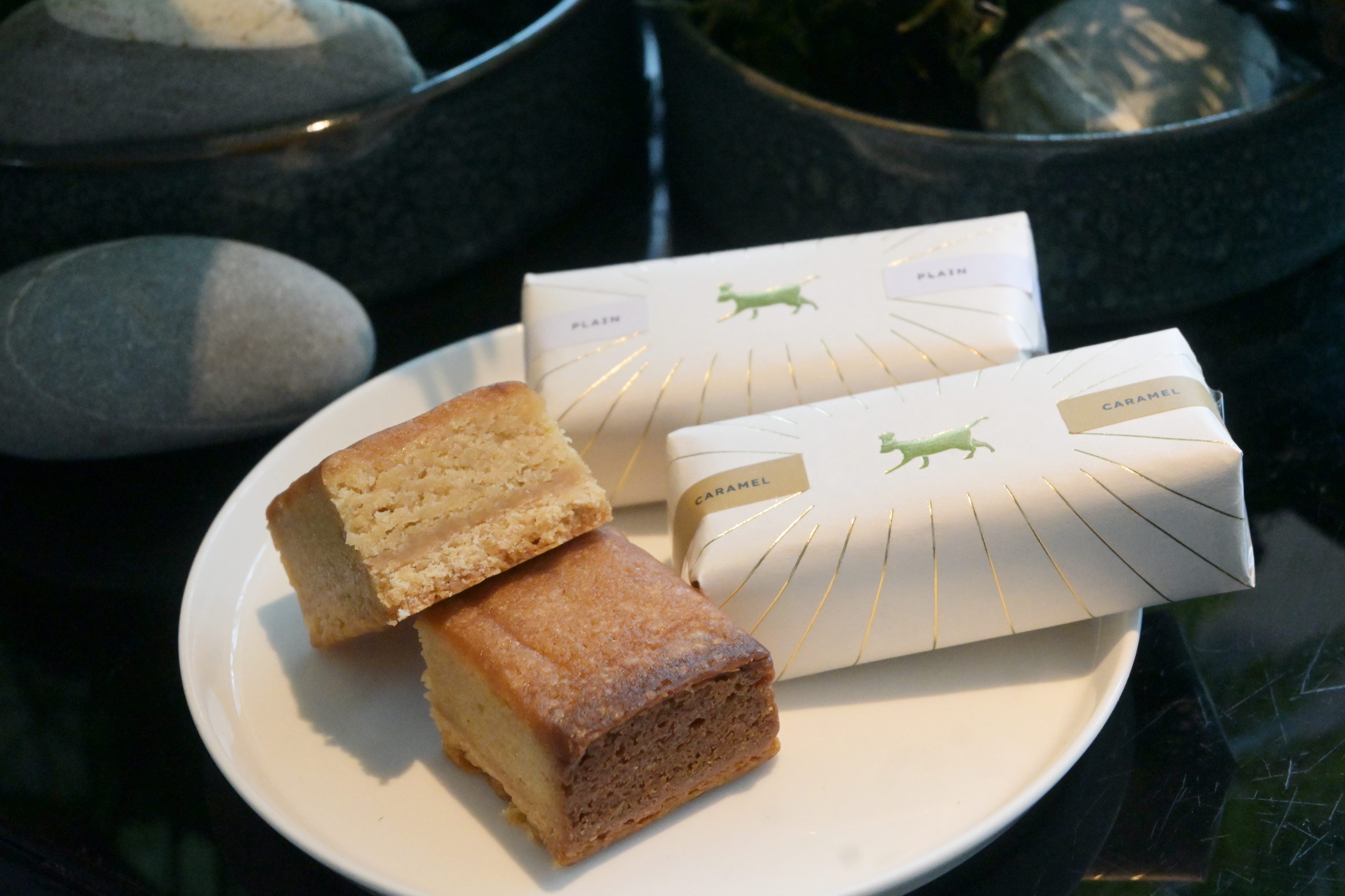 「Butter Bar磚蛋糕」共有經典香草、伯爵茶香、蜂蜜香栗、濃萃咖啡與焦糖奶油5種口味。（980元／5入）