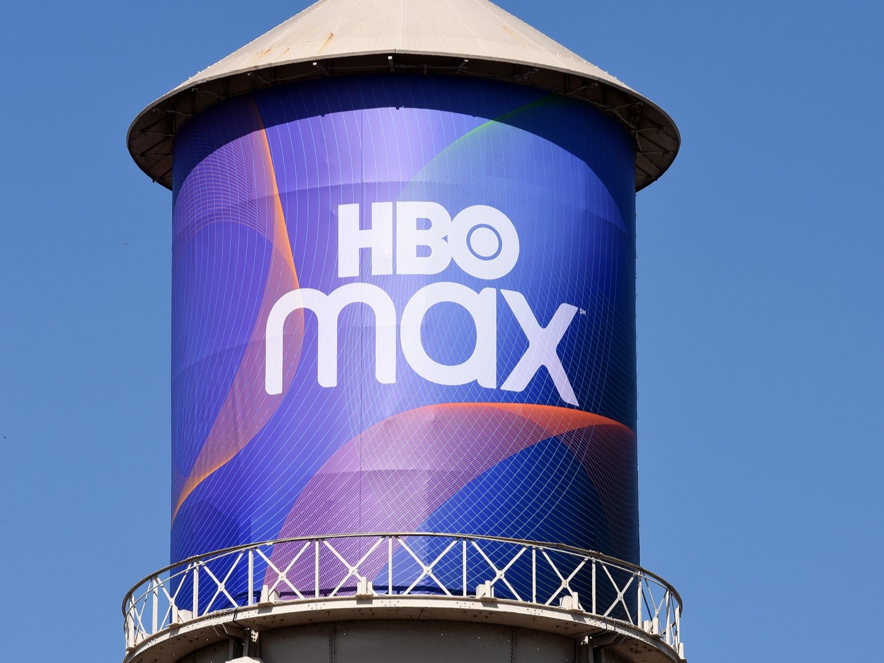 隸屬於華納兄弟探索集團的HBO Max，意外成為Netflix等競逐的標的，無論終究被誰順利併購，都將牽動全球娛樂版圖。（HBO提供）