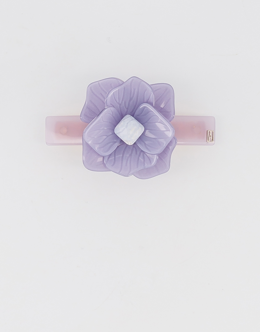 紫玉髓木蘭花仕女夾 (6公分) 。NT$6,700（台灣八木通商提供）
