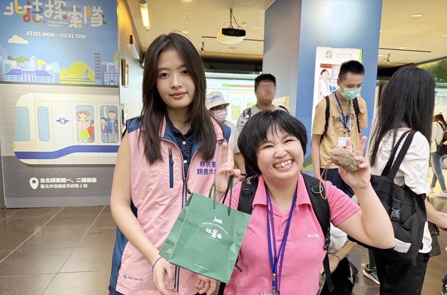 印尼新二代親善大使謝佳蓁，擔任醫院志工回饋社會是終生職志。（移民署提供）