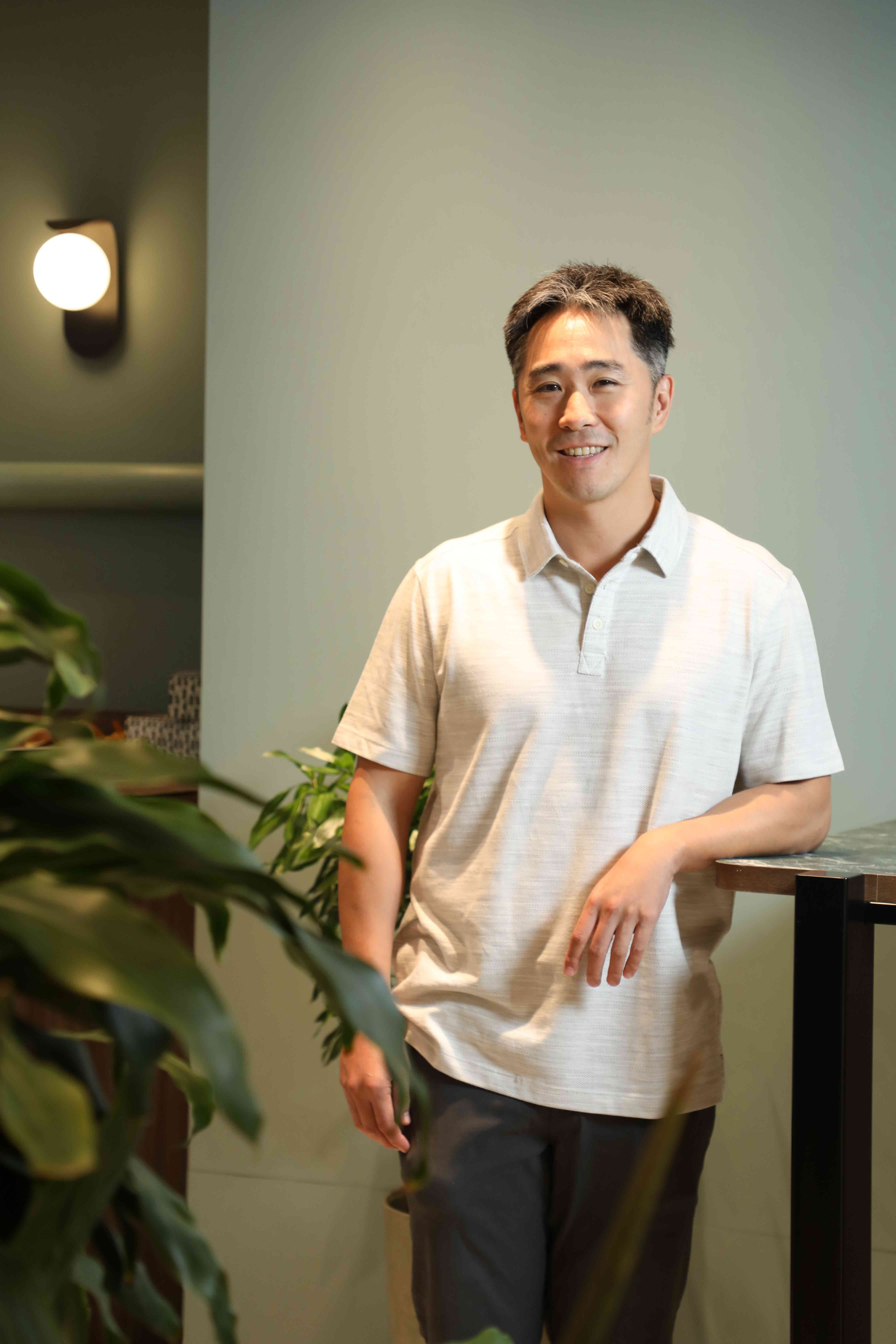 LBC創辦人Jim重新整合過去的品牌經營經驗，這回以「新鮮快食」型態回歸，鎖定大巨蛋觀賽、演唱會及周邊上班族人潮。