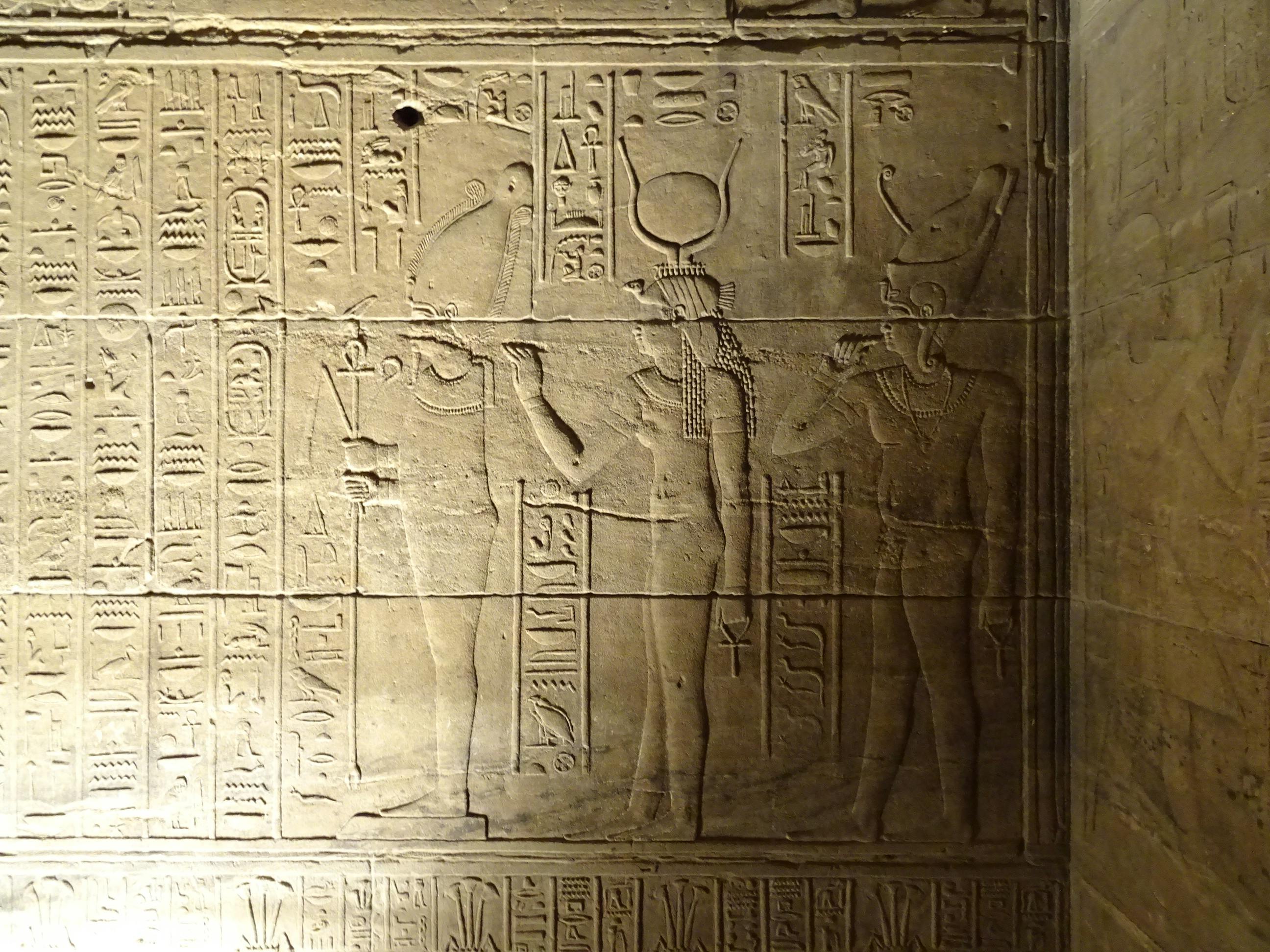 一塊可追溯至4,000多年前、刻有古埃及圖案的石碑不翼而飛，示意圖。（翻攝自pexels）