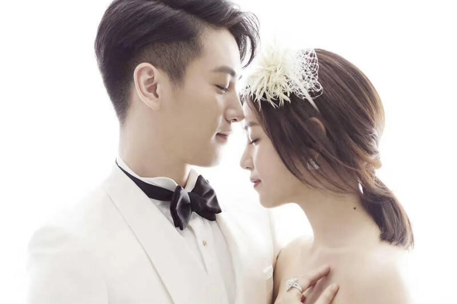 陳妍希、陳曉婚變傳言再起，因為陳曉被爆沒參加陳妍希父親葬禮。（翻攝陳妍希微博）