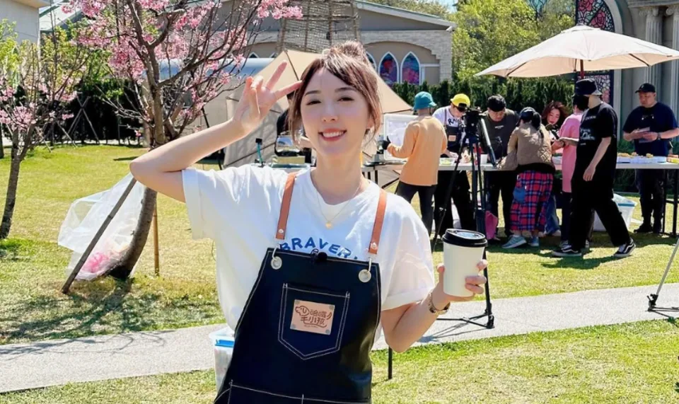 藝人「五熊」蔡頤榛(本名蔡宜臻)被猜測是今年4月在奈良對國寶潑油,22日再度入境關西機場時被逮捕的台籍女子。(翻攝自五熊IG)
