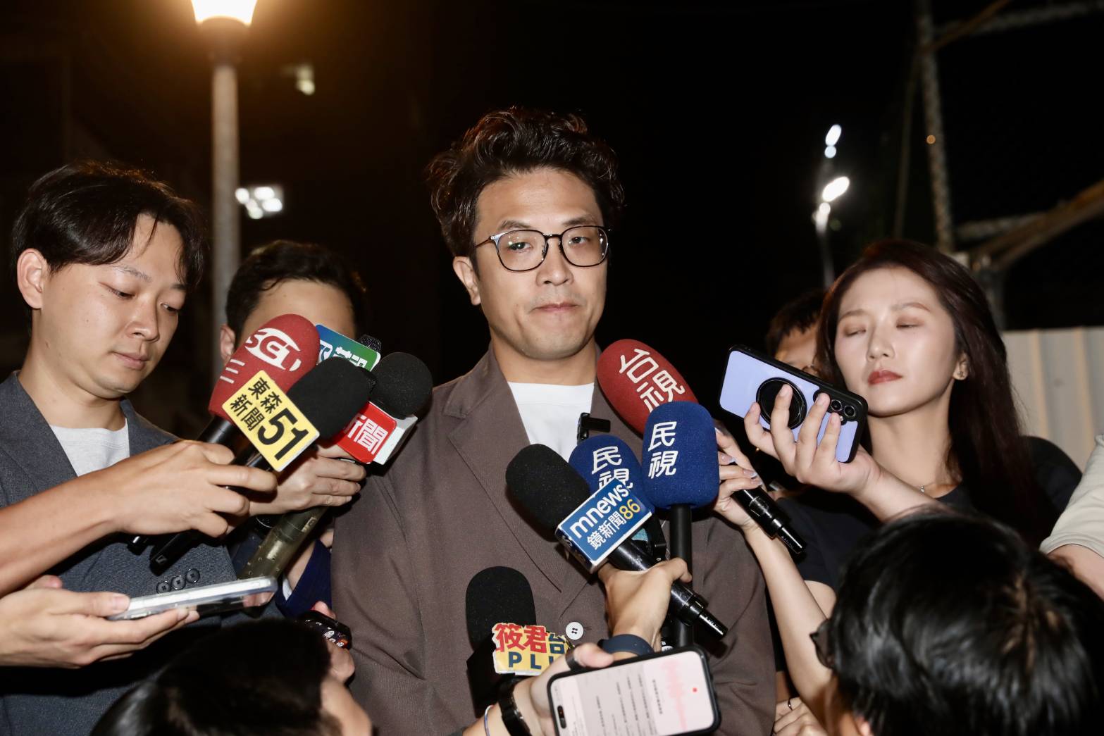 車掃塞車又放炮惹民怨!沈伯洋急改宣講地點 親上火線發聲:拜託配合「2件事」