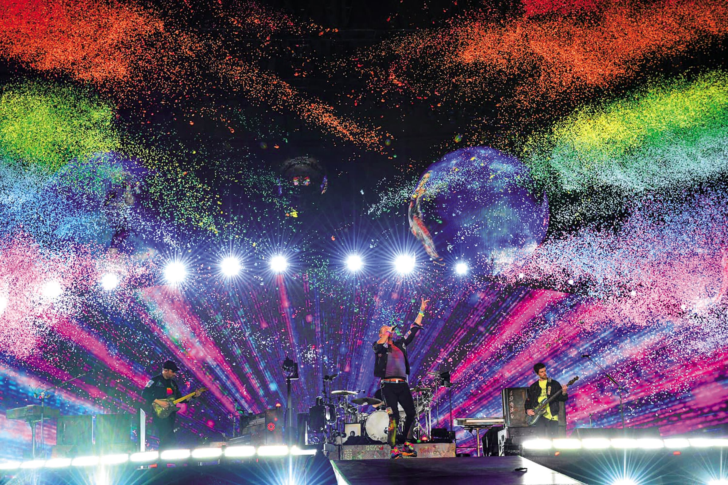 COLDPLAY（圖）、五月天和BLACKPINK等國內外重量級歌手，去年相繼在高雄演出，創下可觀的經濟效益。（翻攝自livenationtaiwan粉絲專頁）