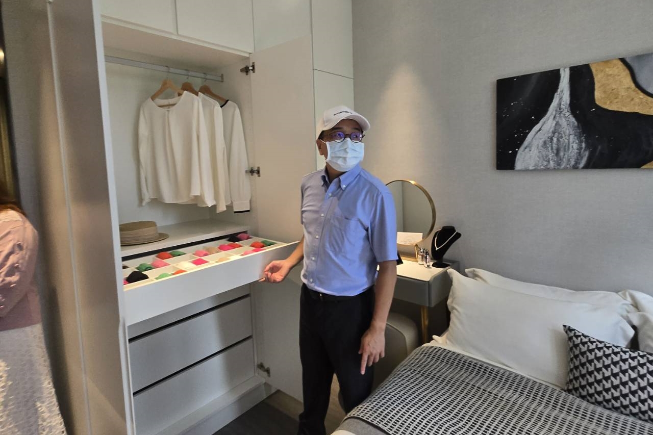 興益發建設在桃園市政特區開出第一槍,「悅讀伊頓」將贈送日式精裝修交屋,興益發建設銷售部協理賴浚龍說,將為客戶省下百萬元。