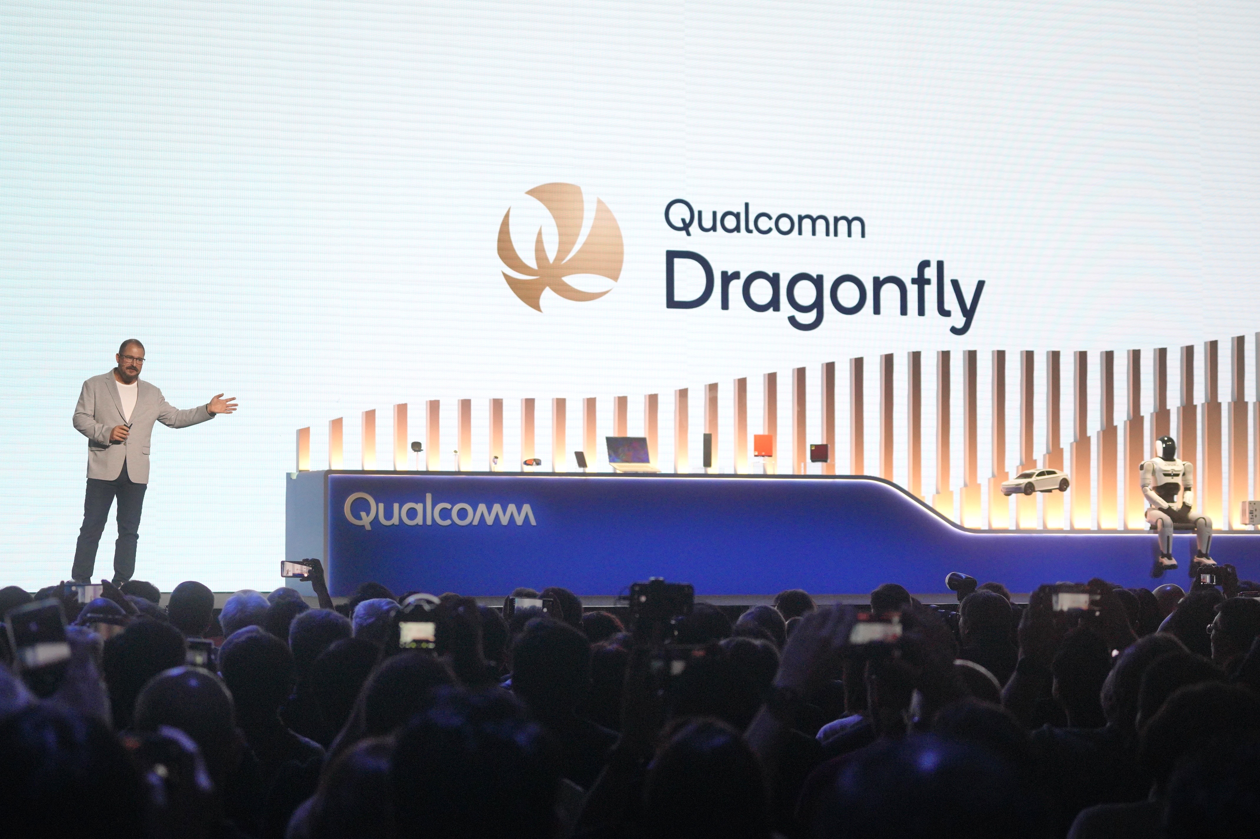 高通(Qualcomm)執行長艾蒙(Cristiano Amon)在台北國際電腦展發表主題演講,並發表伺服器產品線「Dragonfly」。