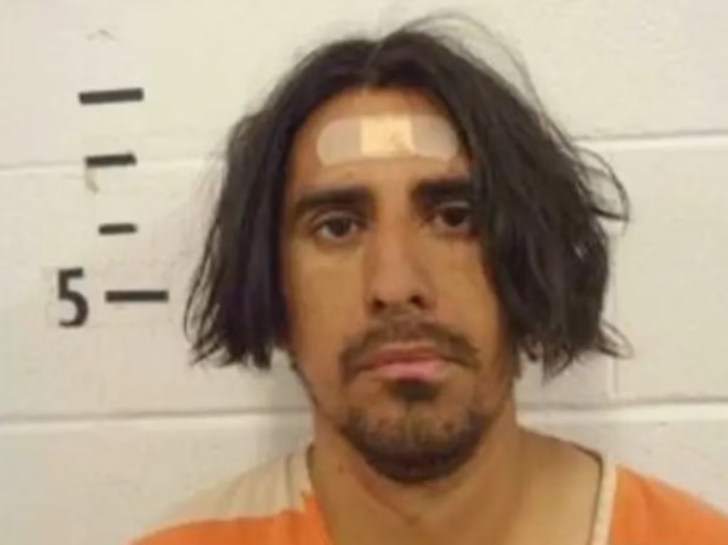 丹佛機場引擎命案死者身分曝光,41歲的莫特是一名身上揹負超過20項前科的暴力慣犯。(翻攝自臉書@Airline Secrets Exposed)