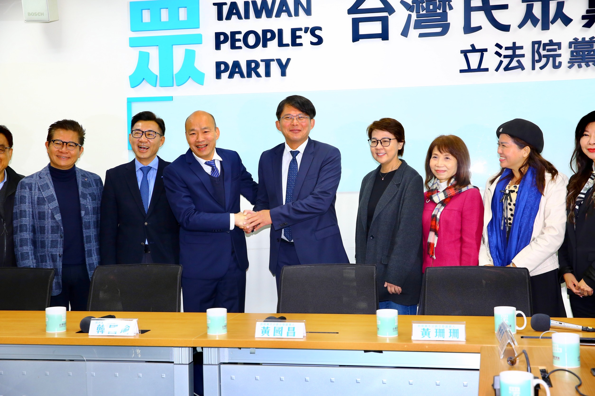 國民黨正副立法院長參選人韓國瑜、江啟臣今天拜會民眾黨團。