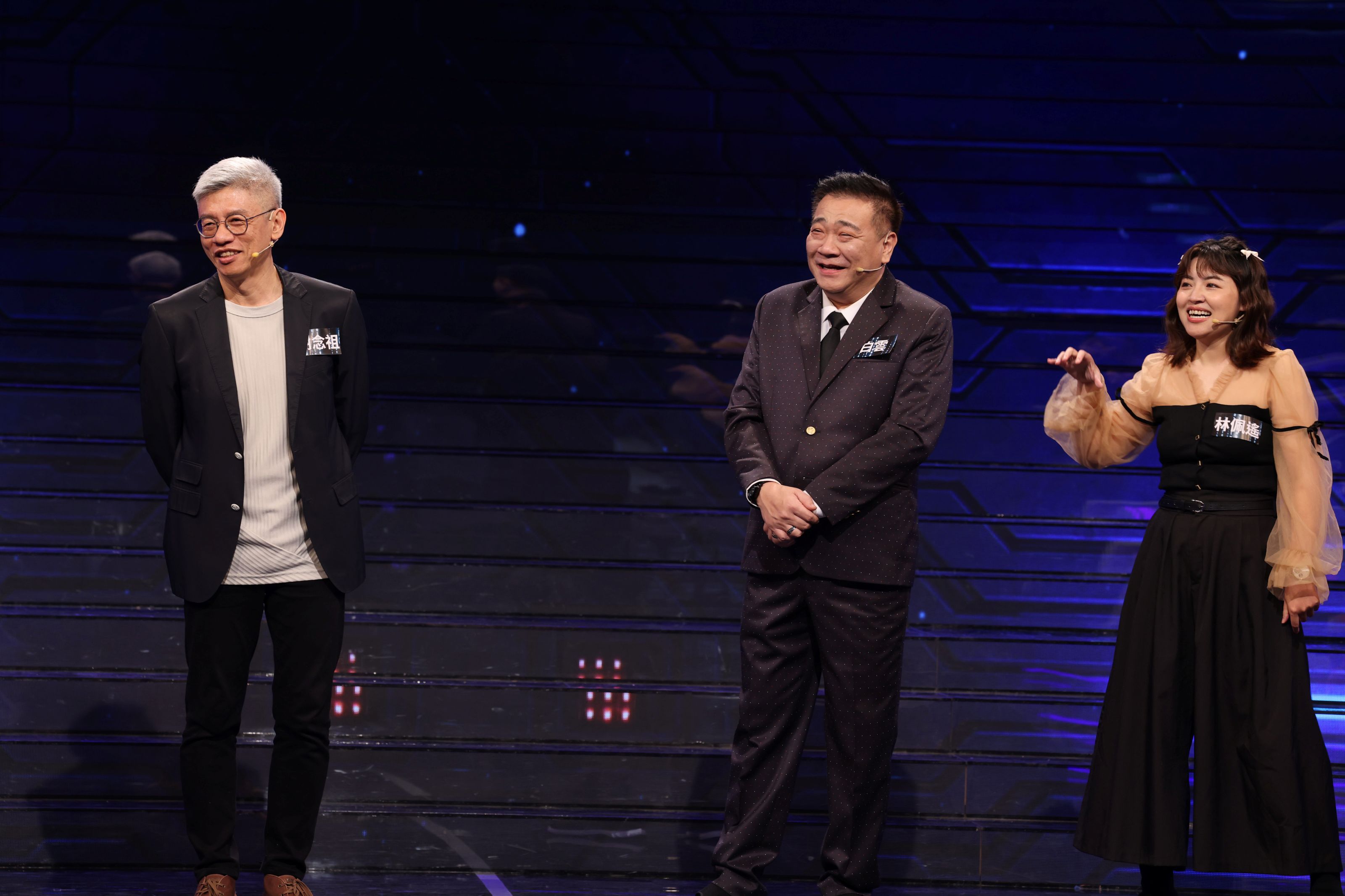 白雲（中）錄影與同場來賓持不同意見。（公視提供）