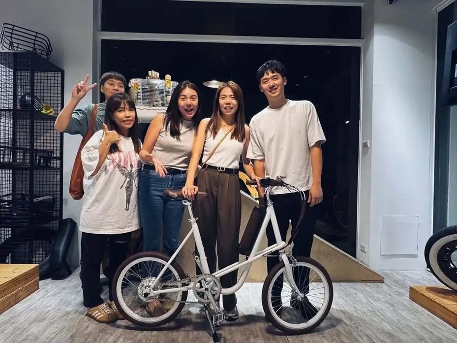 「欸你這週要幹嘛」前往日本吉卜力公園拍片，卻因違規開營利遭網友抓包。（翻攝自Instagram@arielsvlog_816）