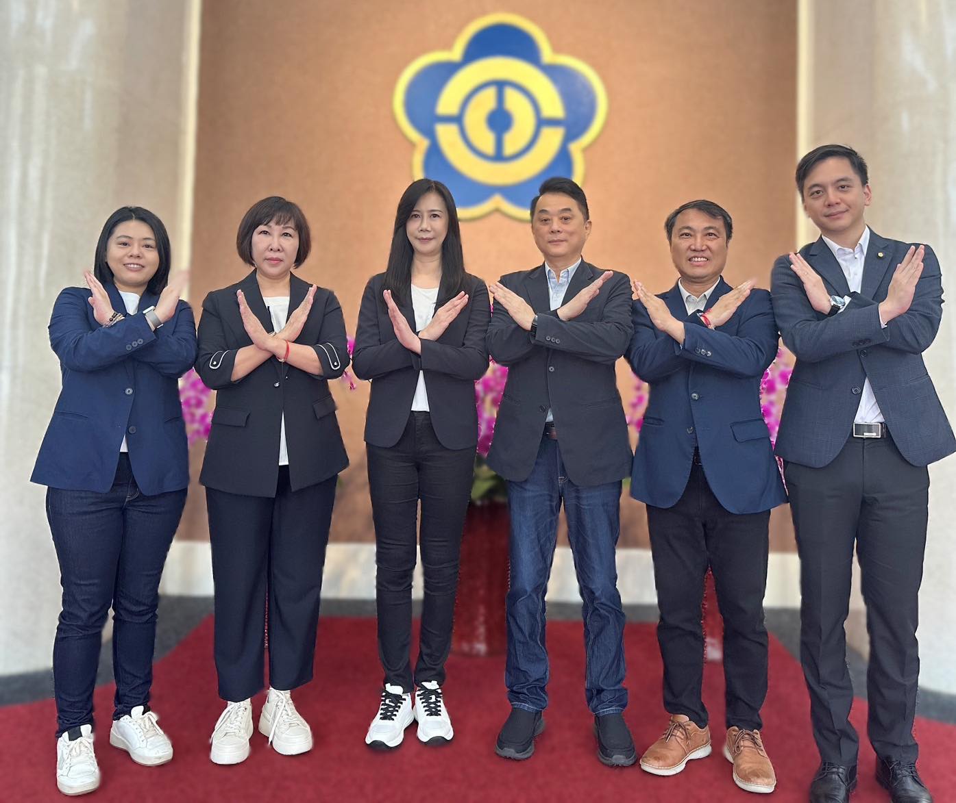 桃園6藍委發聲明表示不畏懼再選一次。（翻攝牛煦庭臉書）