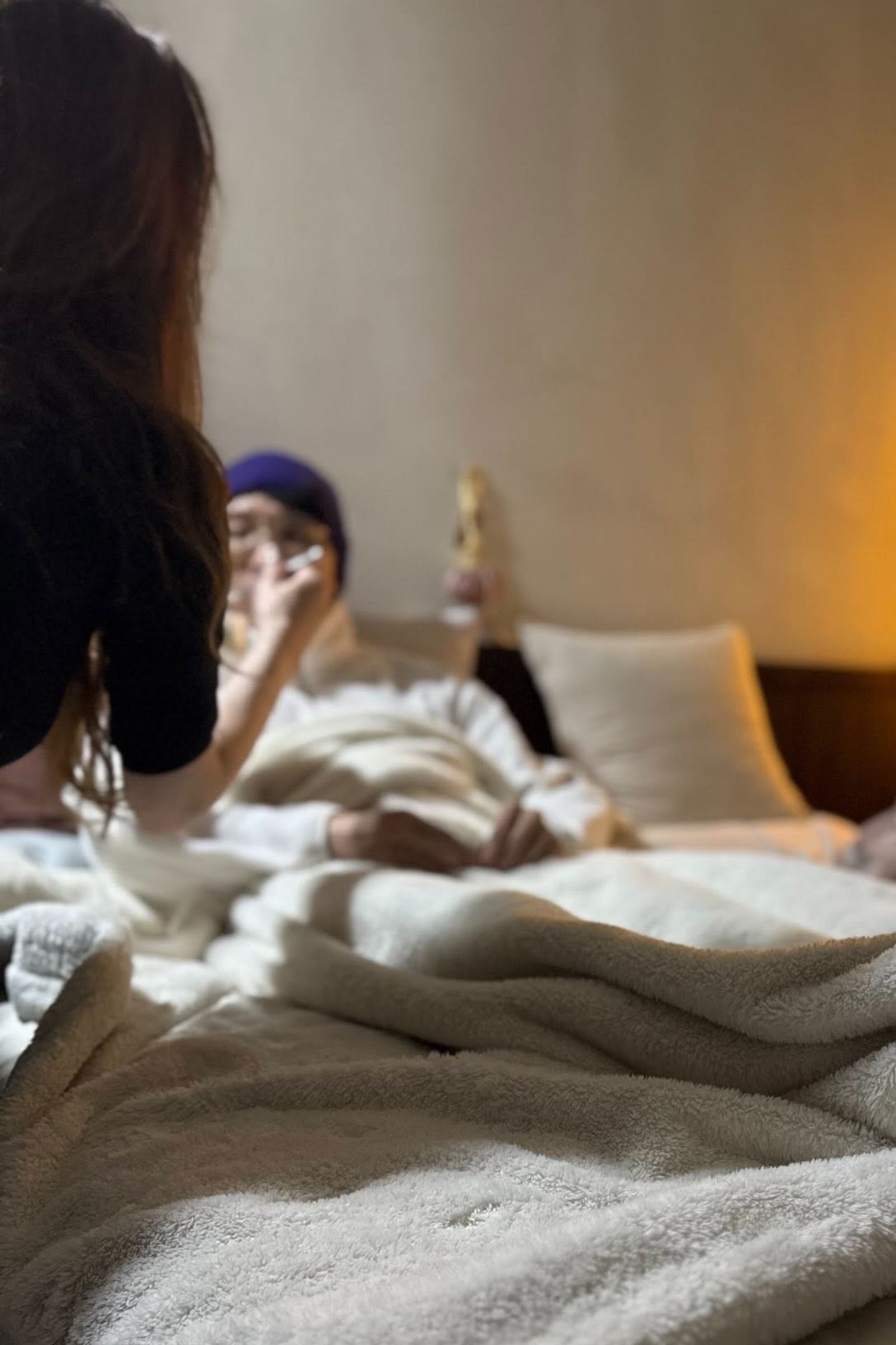 民視八點檔《豆腐媽媽》替身演員蘇德揚因為拍攝意外重傷，只能在床上度過情人節。（翻攝自threads@hoppychamp）