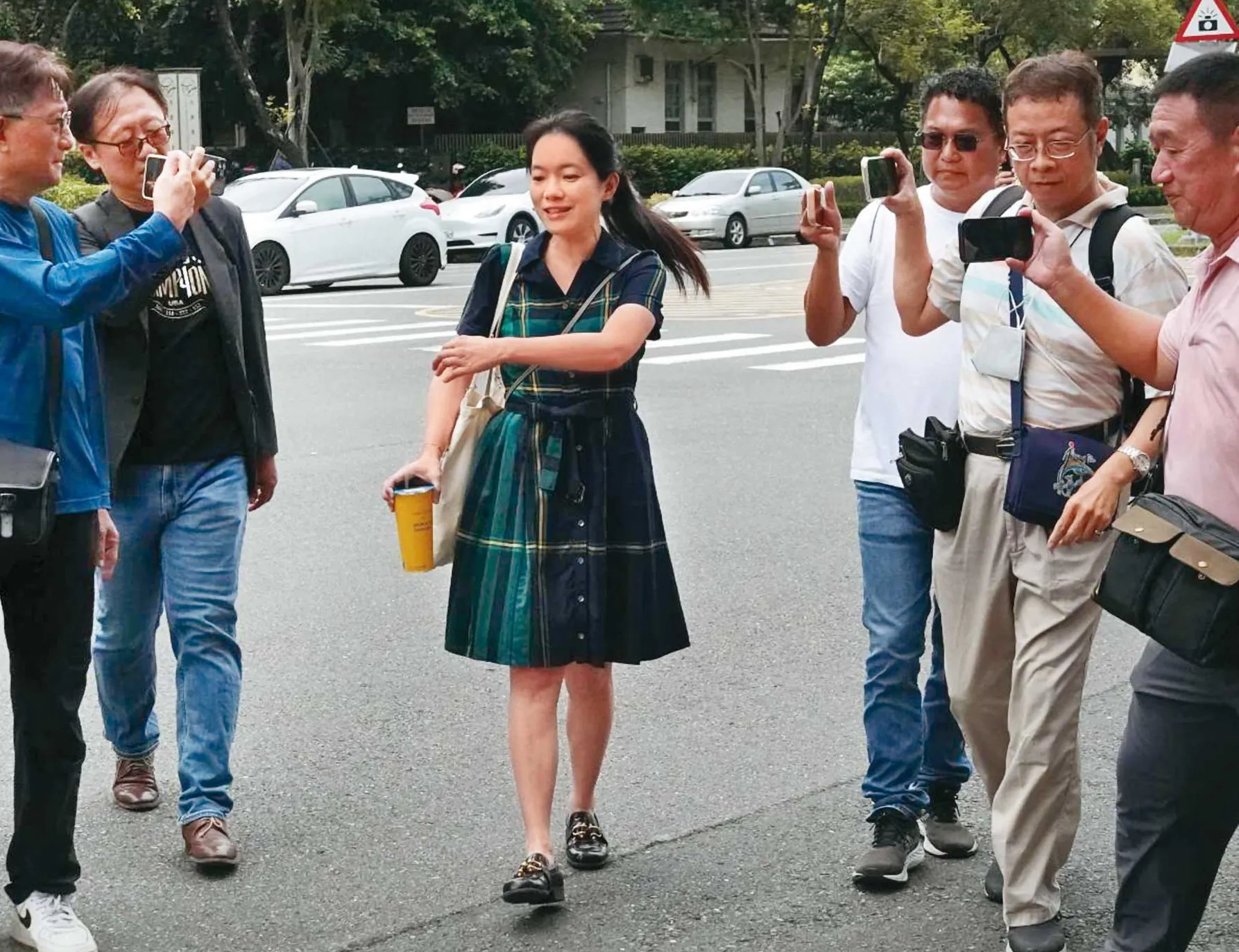 趙建銘薄情揭密／爆前夫帶女大生飛越南！陳幸妤見媒體仍圍繞她笑虧「沒預算跟飛嗎」　網掀回憶殺