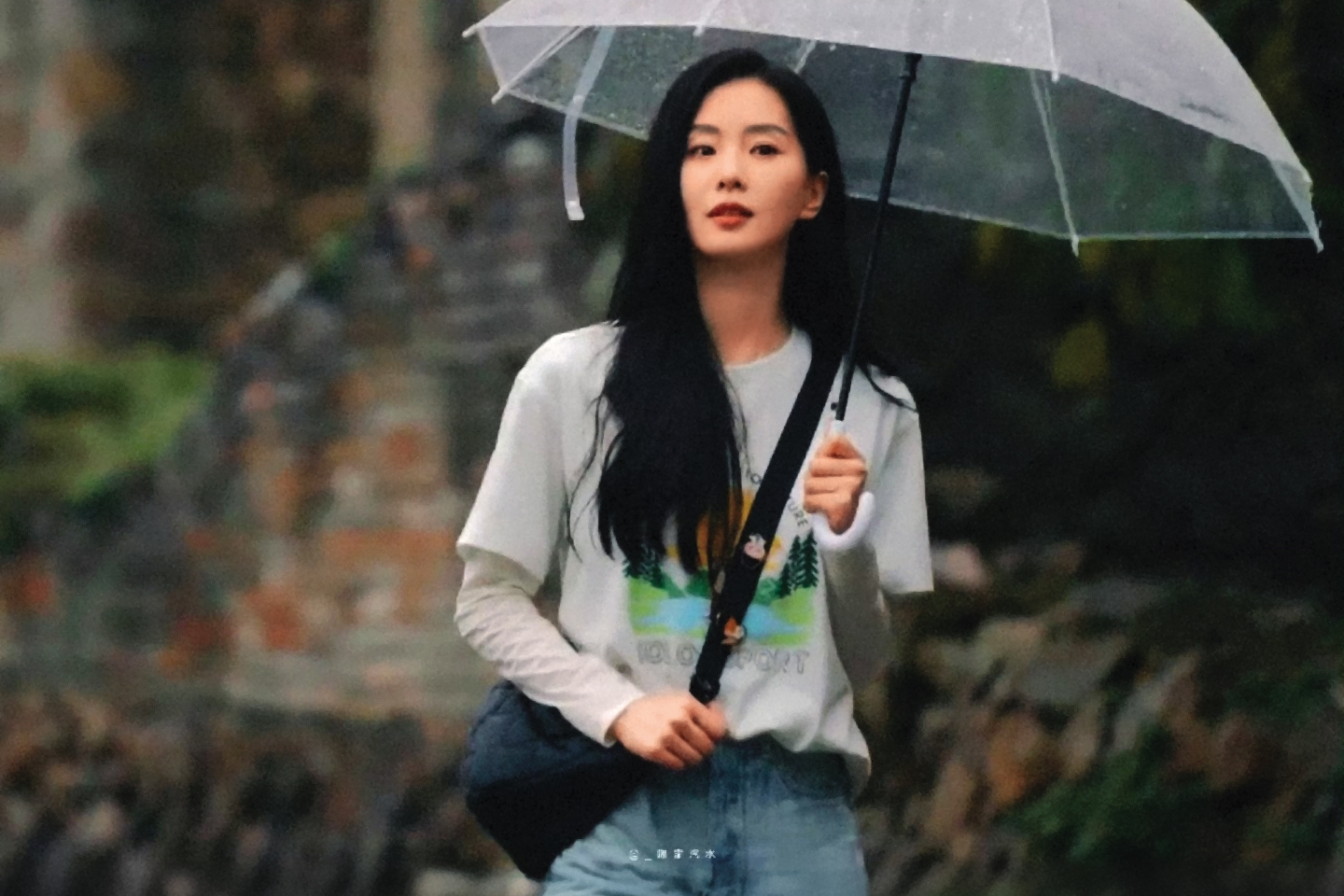 自認沒綜藝效果的劉詩詩，難得參與實境節目《一路前行2》。（翻攝自微博）