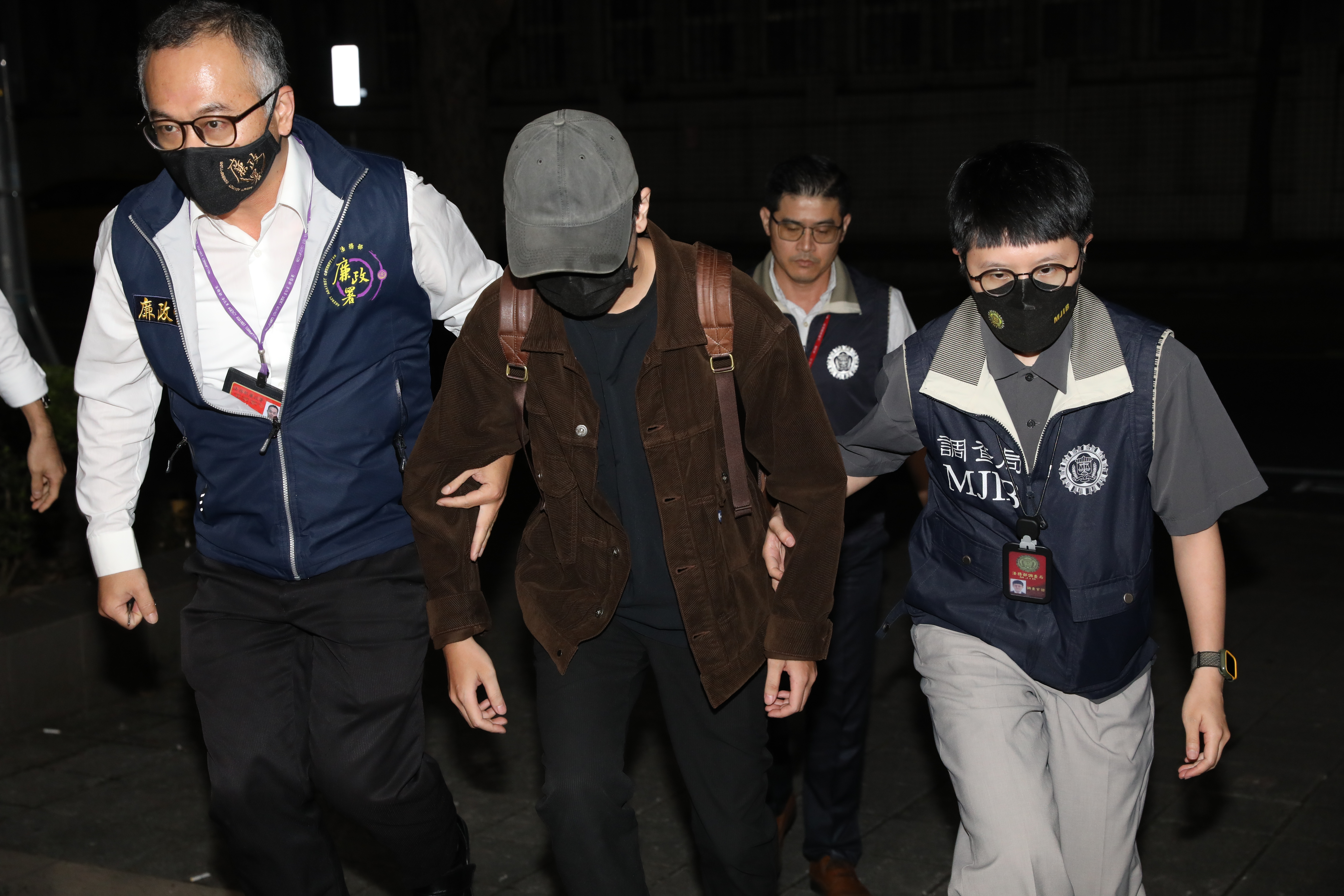 法官石育恩涉犯《組織犯罪防制條例》，遭北檢以80萬元交保。