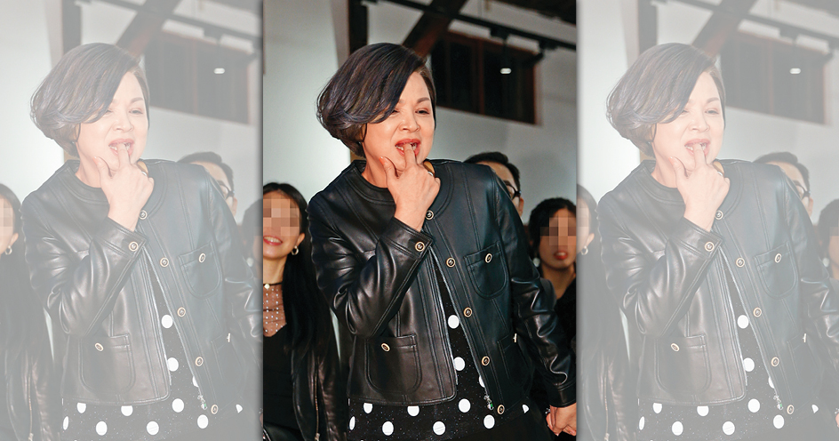 楊貴媚為了美美出席金馬獎，餓到吃手手？