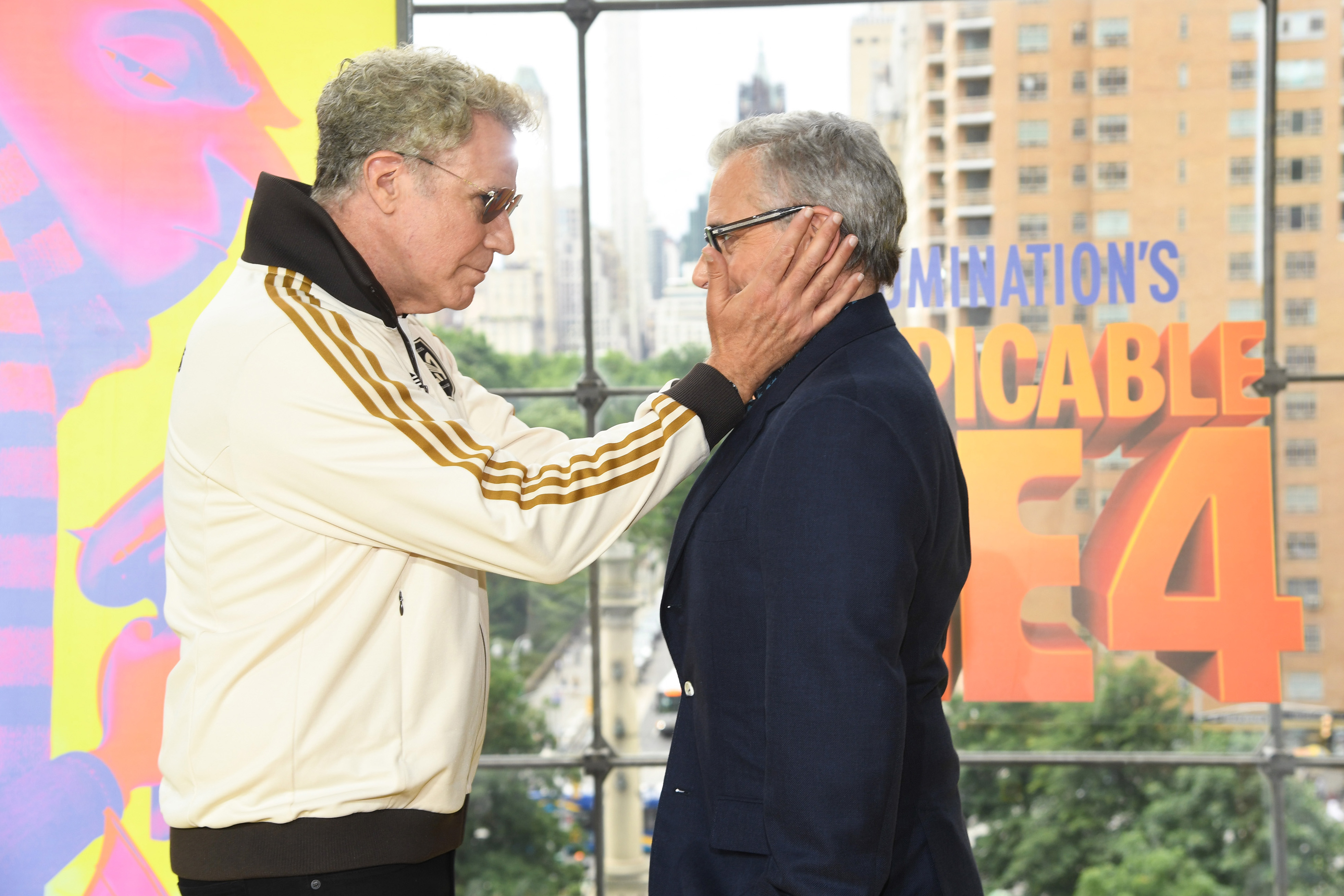 威爾法洛（左）與史提夫卡爾（右）在《神偷奶爸4》首映活動上要開戰啦！（UIP提供）