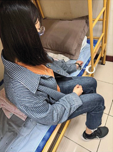 楊女凌晨被留置在市調處備勤室上銬過夜。（示意圖，翻攝監察院公報）