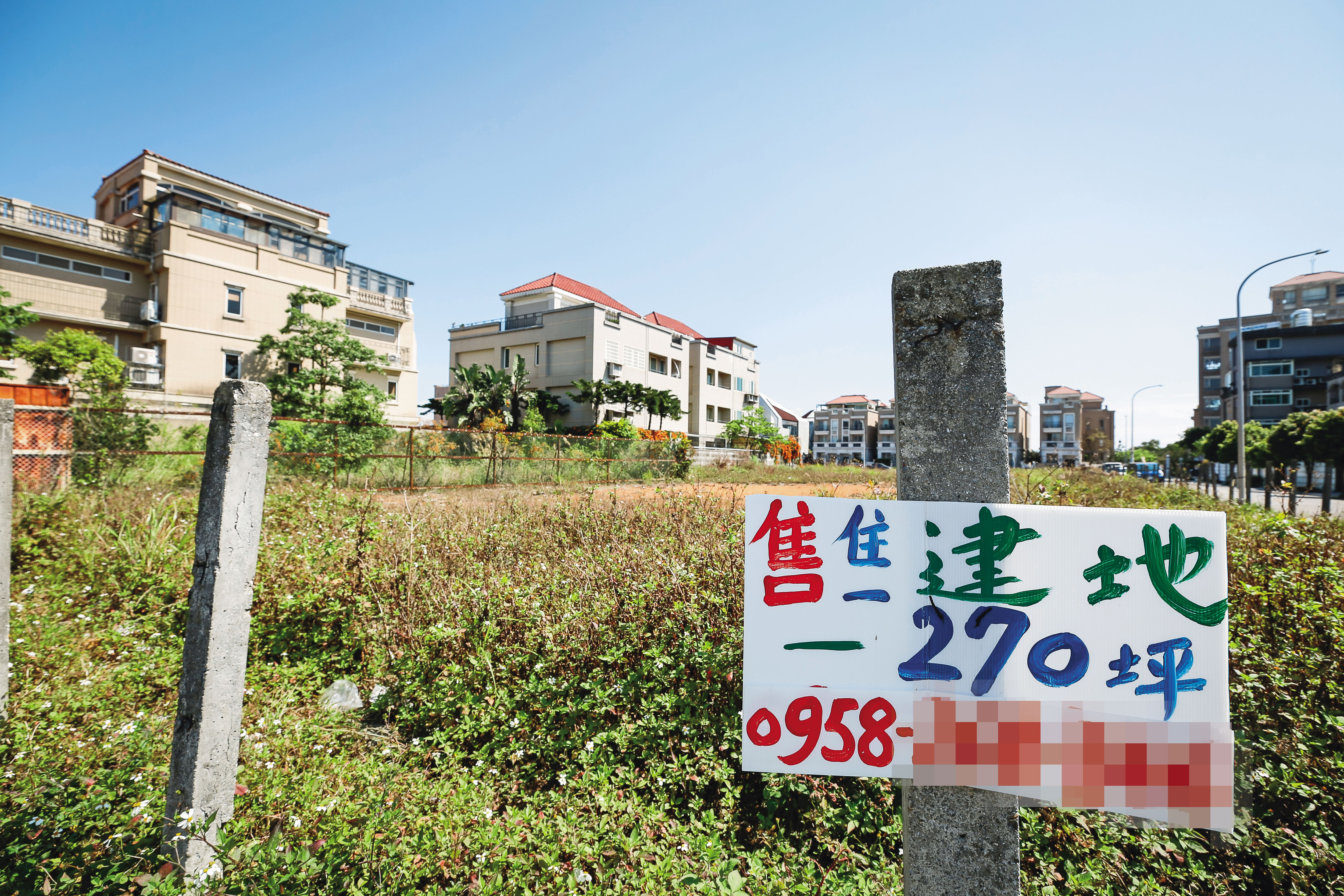 地價高昂、建築施工成本高漲，都是房價居高不下的原因。