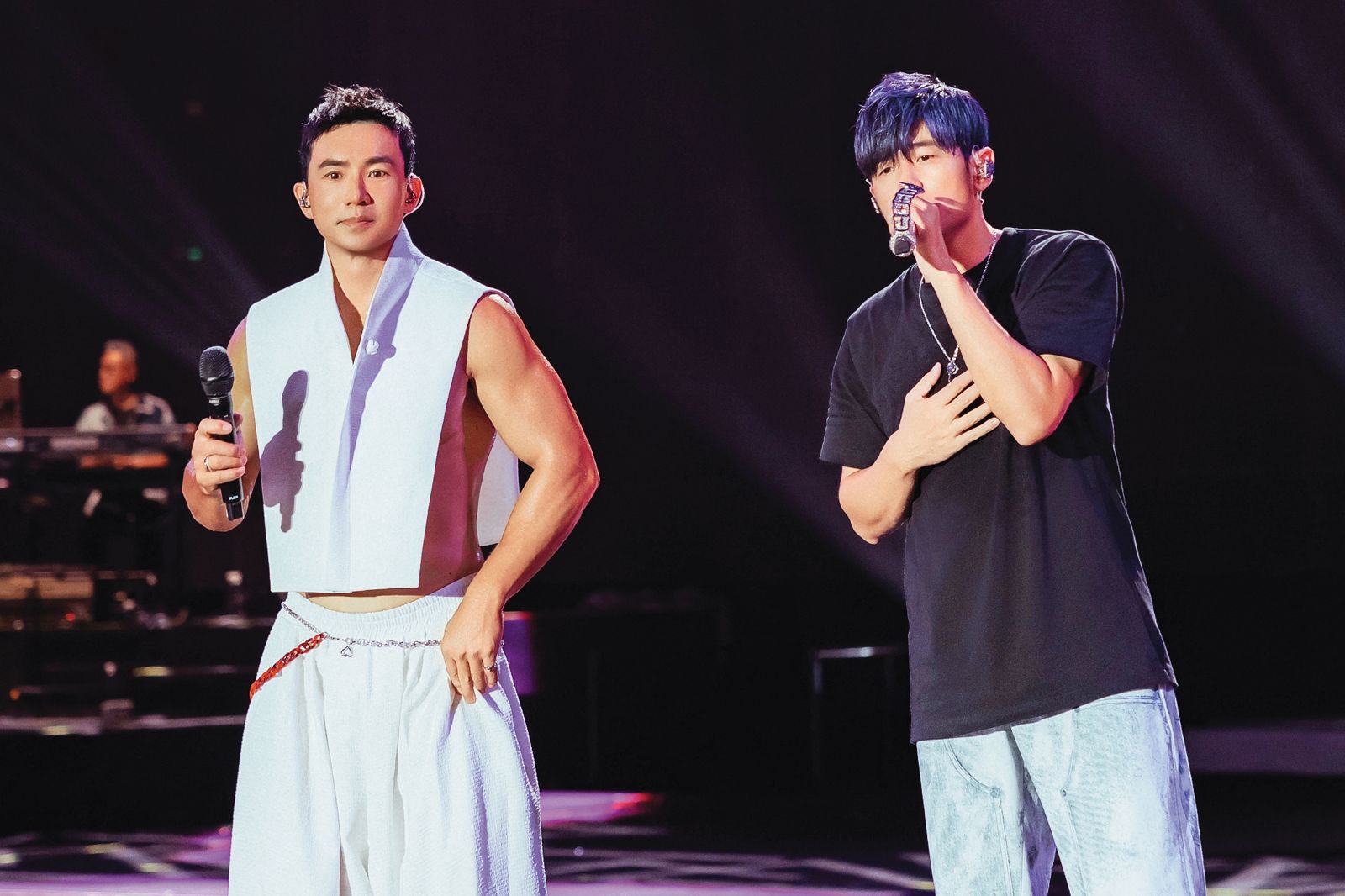 劉畊宏(左)和周杰倫(右)20多年交情未減,不時擔任演唱會嘉賓。(翻攝自劉畊宏微博)