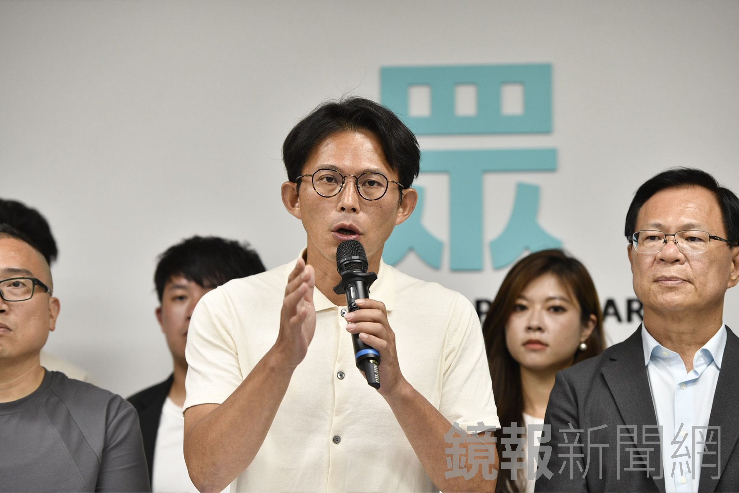 核三延役公投由民眾黨發起，國民黨表態支持，民進黨持反對態度，結果雖未過關，但同意票輾壓不同意票，同意人數幾乎是不同意的3倍。（鏡報李智為）