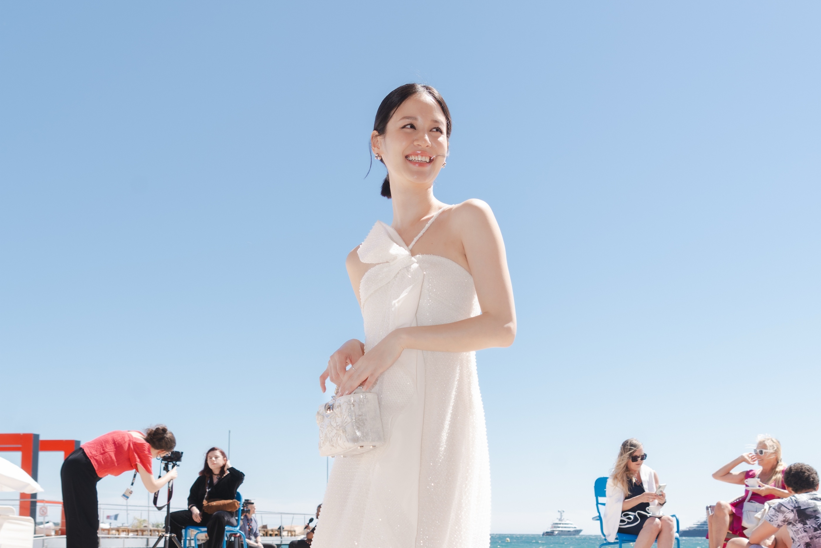  袁子芸相隔4年再度來到坎城，原本預計首映當天會有暴風雨，最後迎來晴空萬里。（力天娛樂提供）