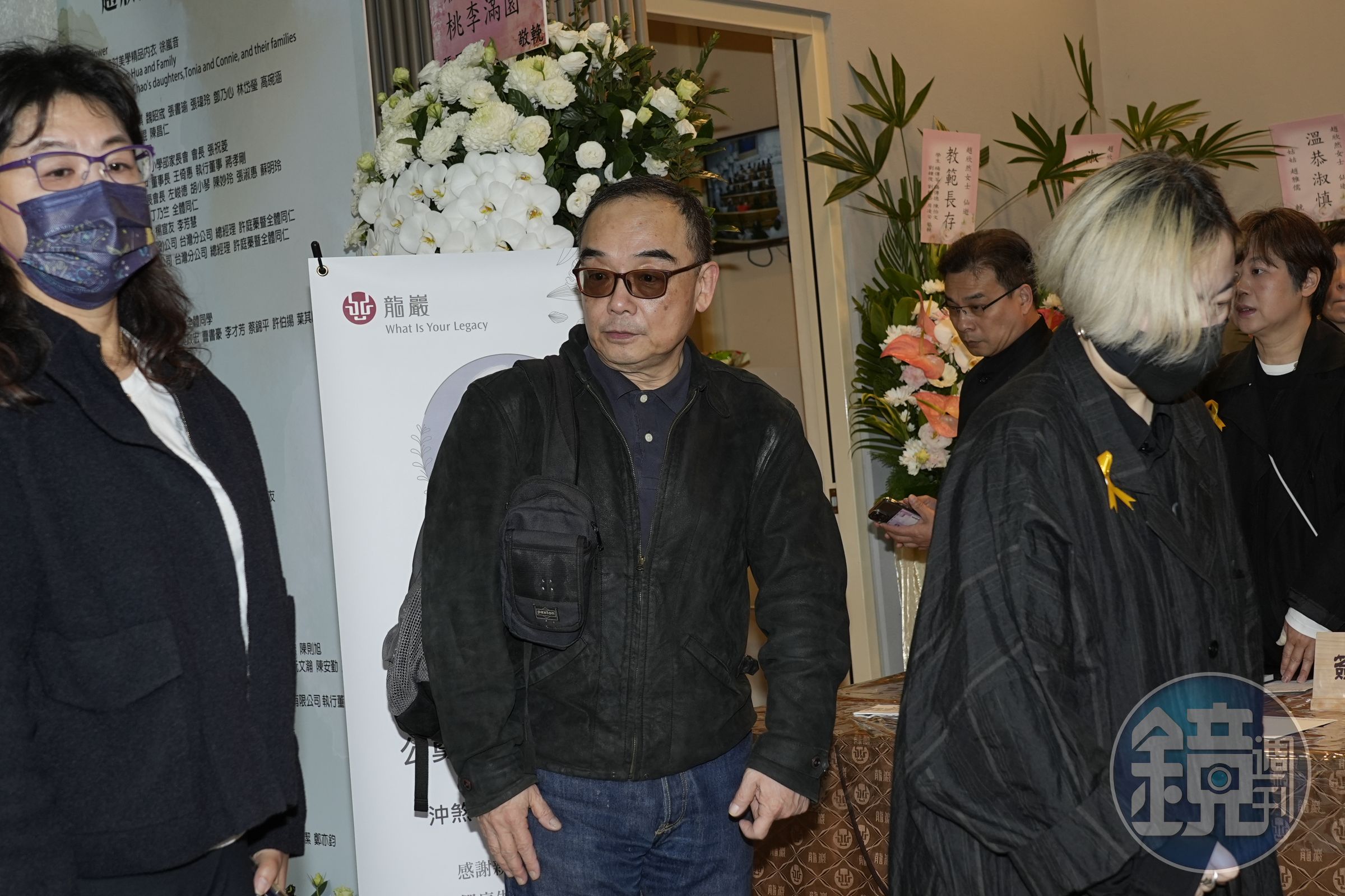 易智言導演與張母從工作關係變成好友,自己也與張震在香港當過室友。