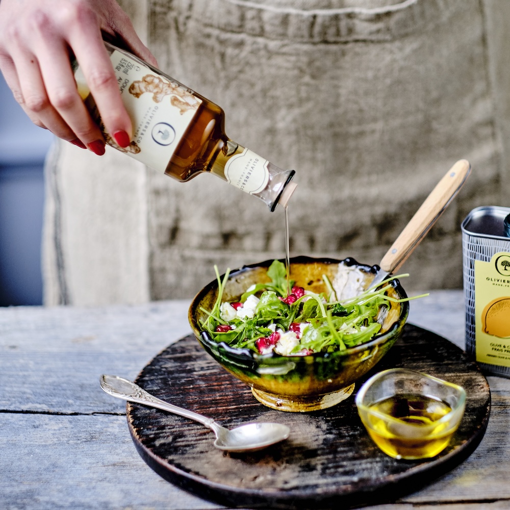 O&CO.建議中秋烤肉時，以檸檬橄欖油和蜂蜜薑汁醋混合製作醬料，沾著吃或用來醃肉都很美味。（OLIVIERS&CO提供）