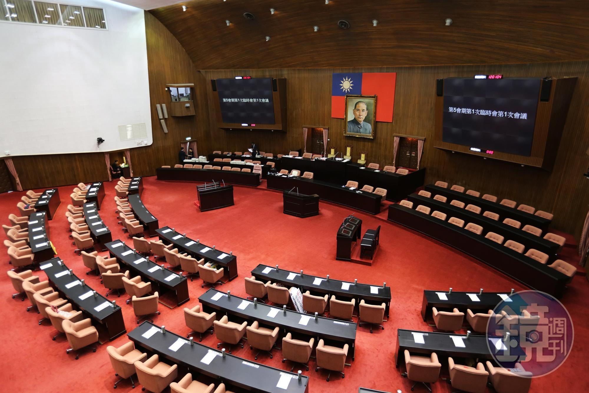 立法院今（18）日通過警政署推動的「槍砲彈藥刀械管制條例」部分條文修正案。（本刊資料照）