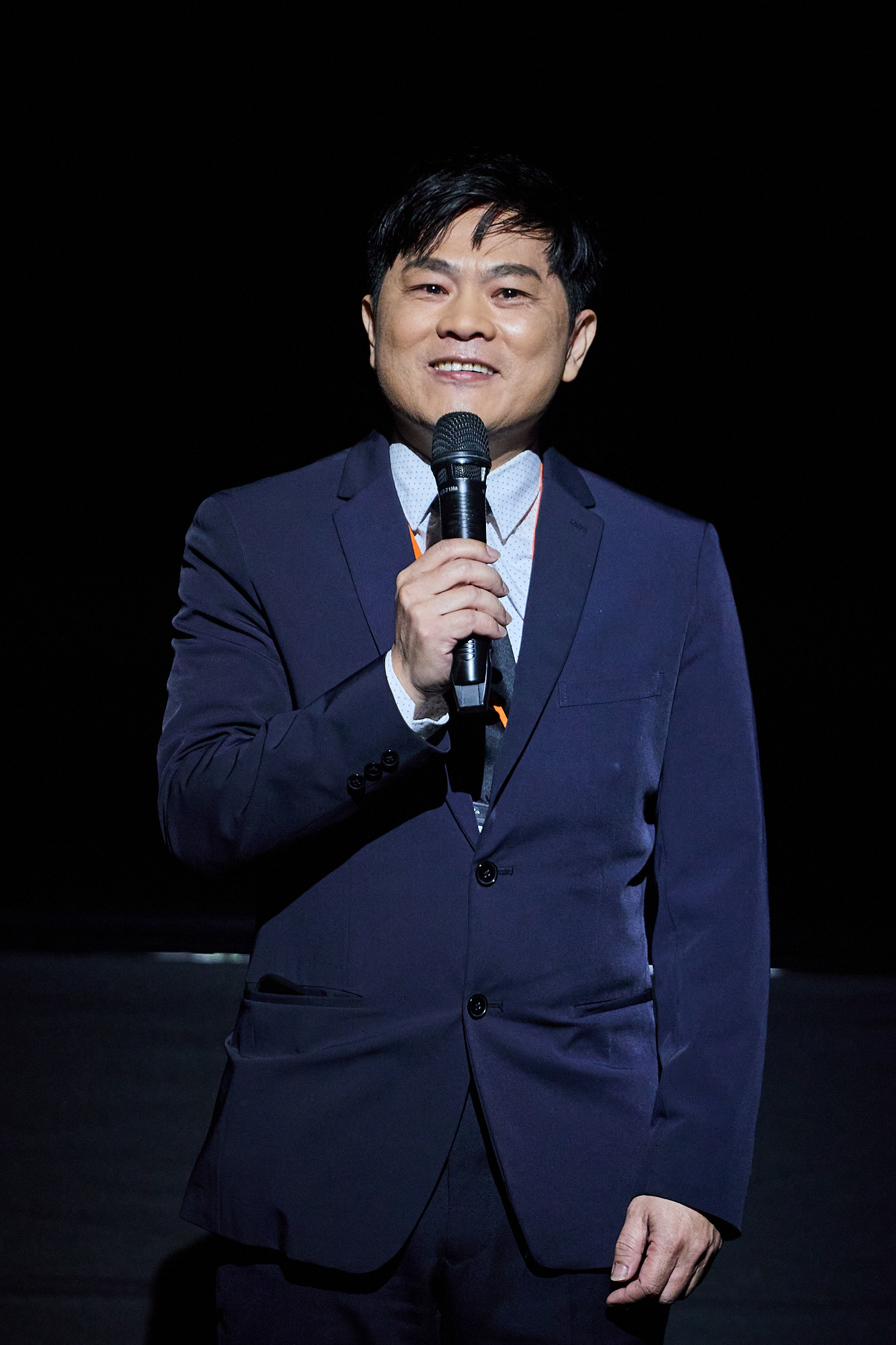 金曲歌王蘇明淵與春河劇團跨界合作，《第三者》舞台劇整個故事結構是從他的歌曲而生。(春河劇團提供）