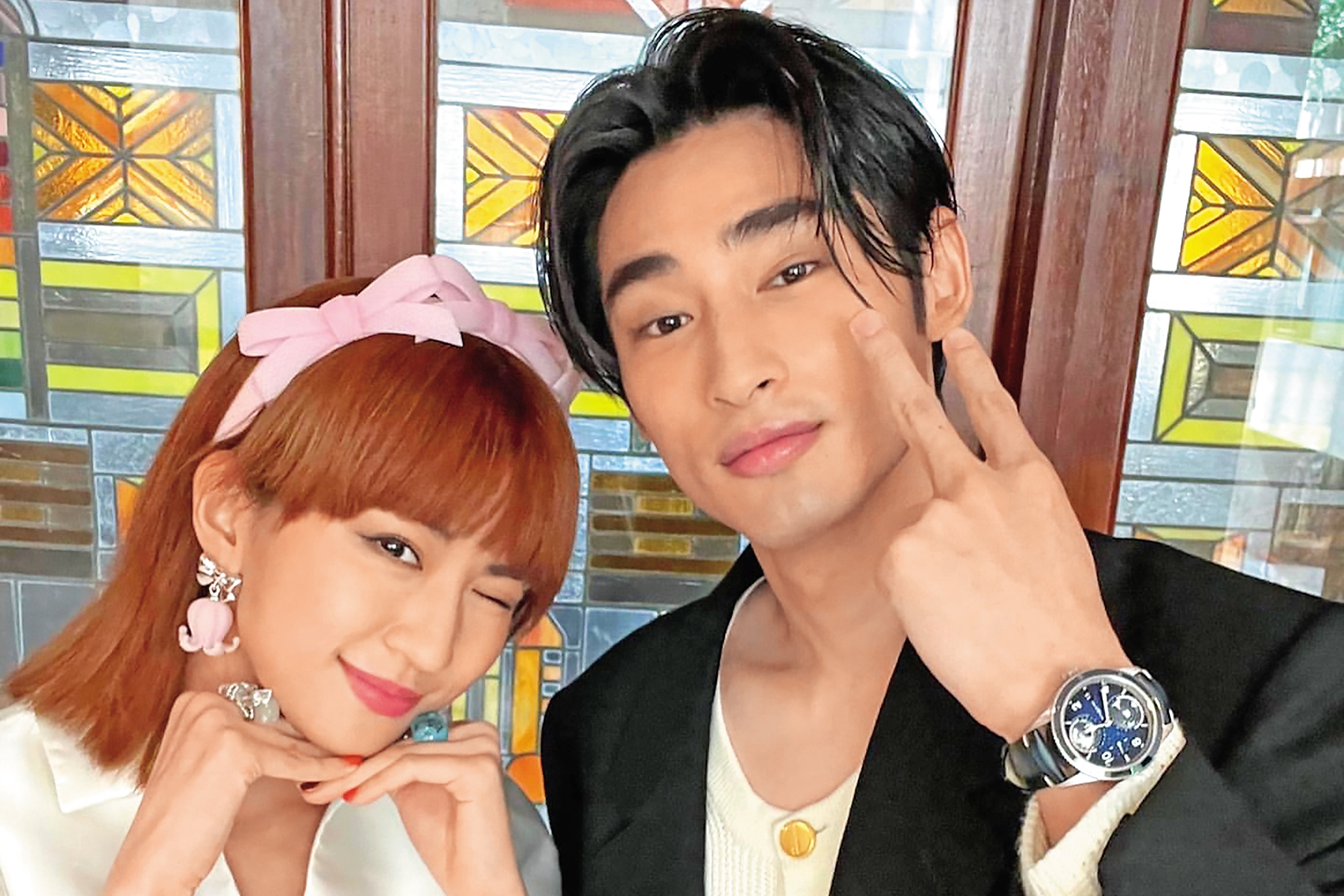 9m88(左)曾客串《華燈初上》,雖然是大牌雲集的戲,但她的IG只放了和章廣辰(右)的合照。(翻攝自9m88 IG)