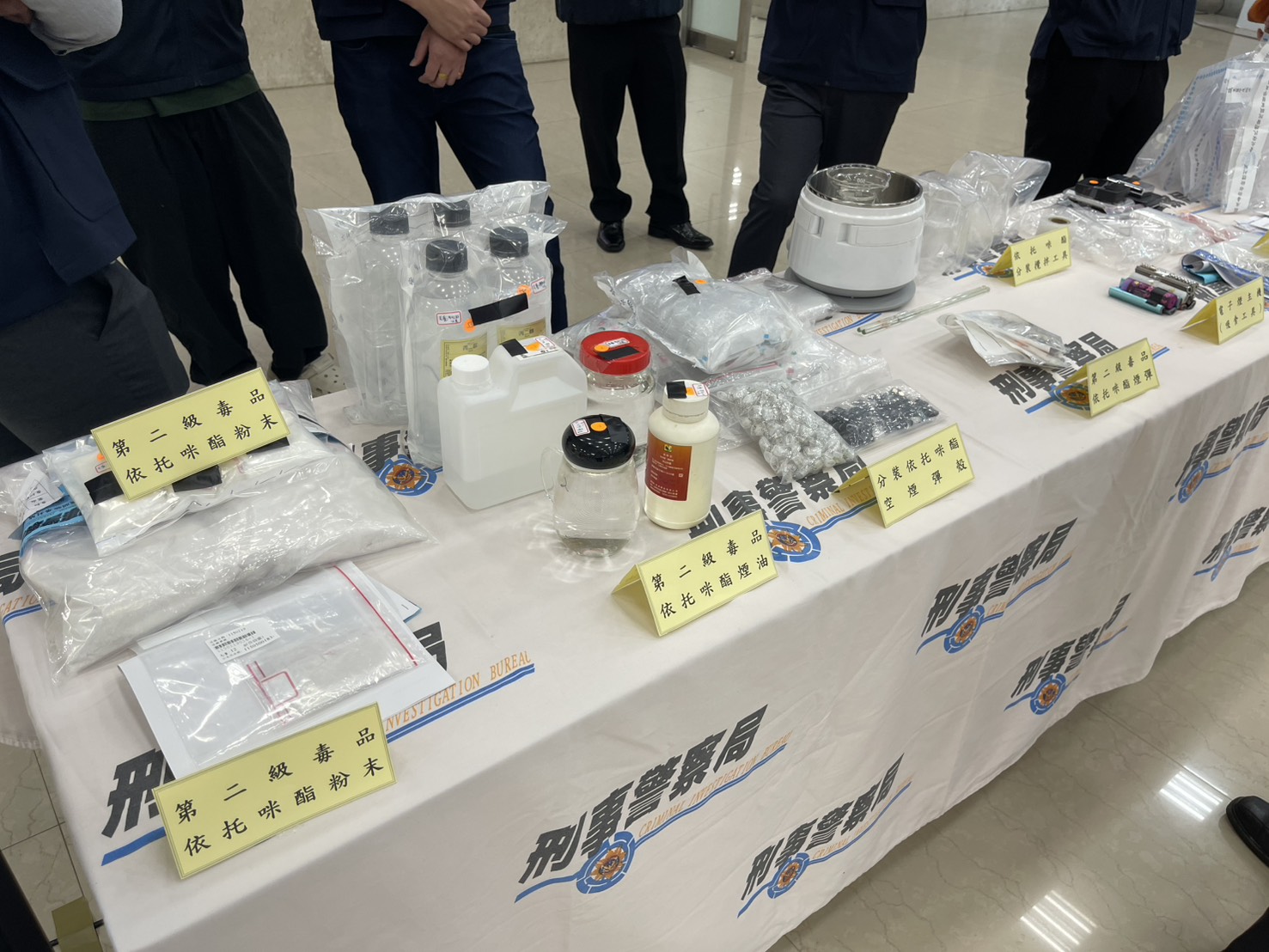 喪屍煙彈已被列為二級毒品,但近年吸食後駕車肇事的事件卻越來越頻繁,引發關注。(翻攝自CIB局長室)