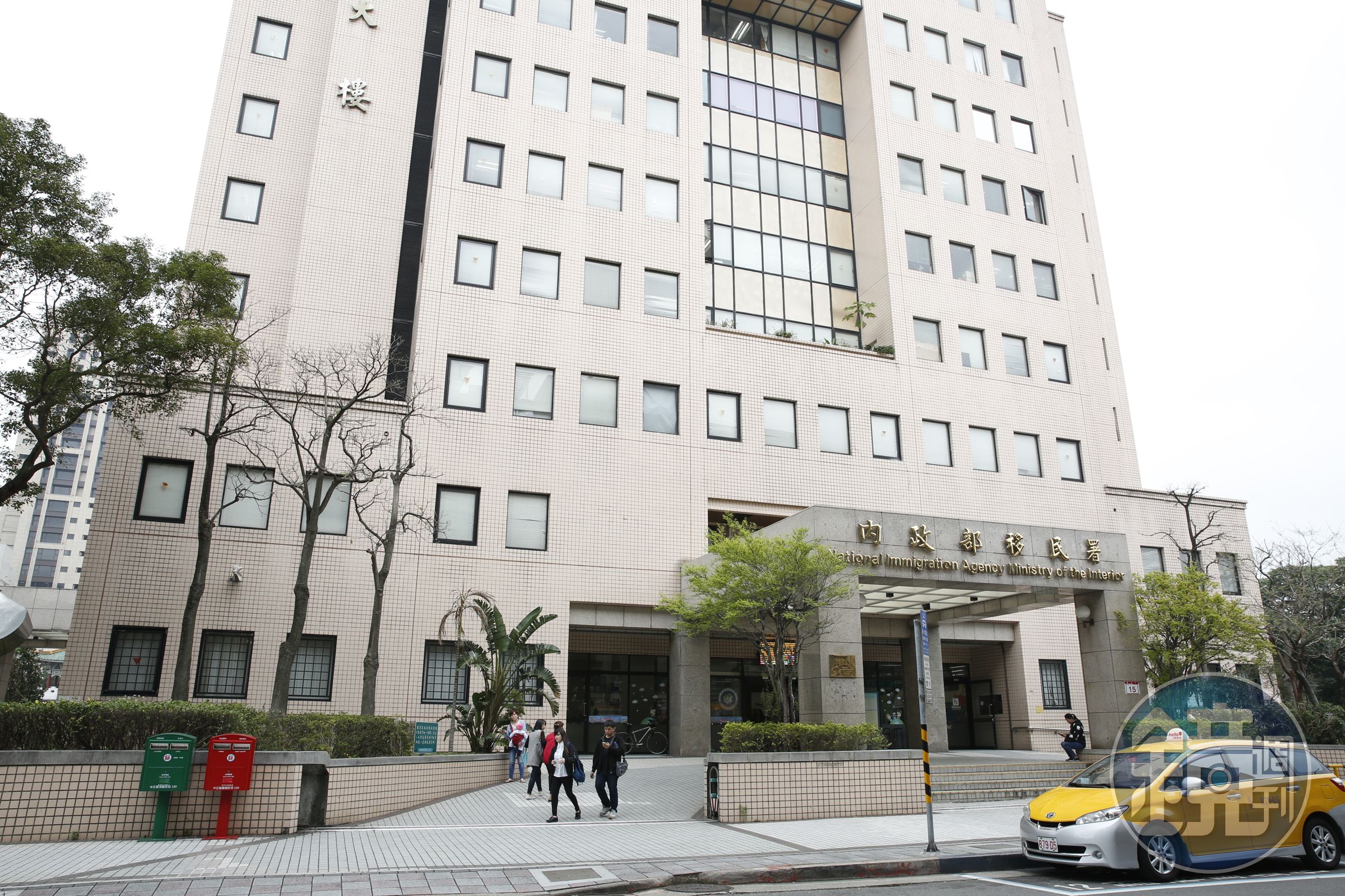 只要中配展現意願,移民署表示,「我們不會逕予處理」。(本刊資料照)