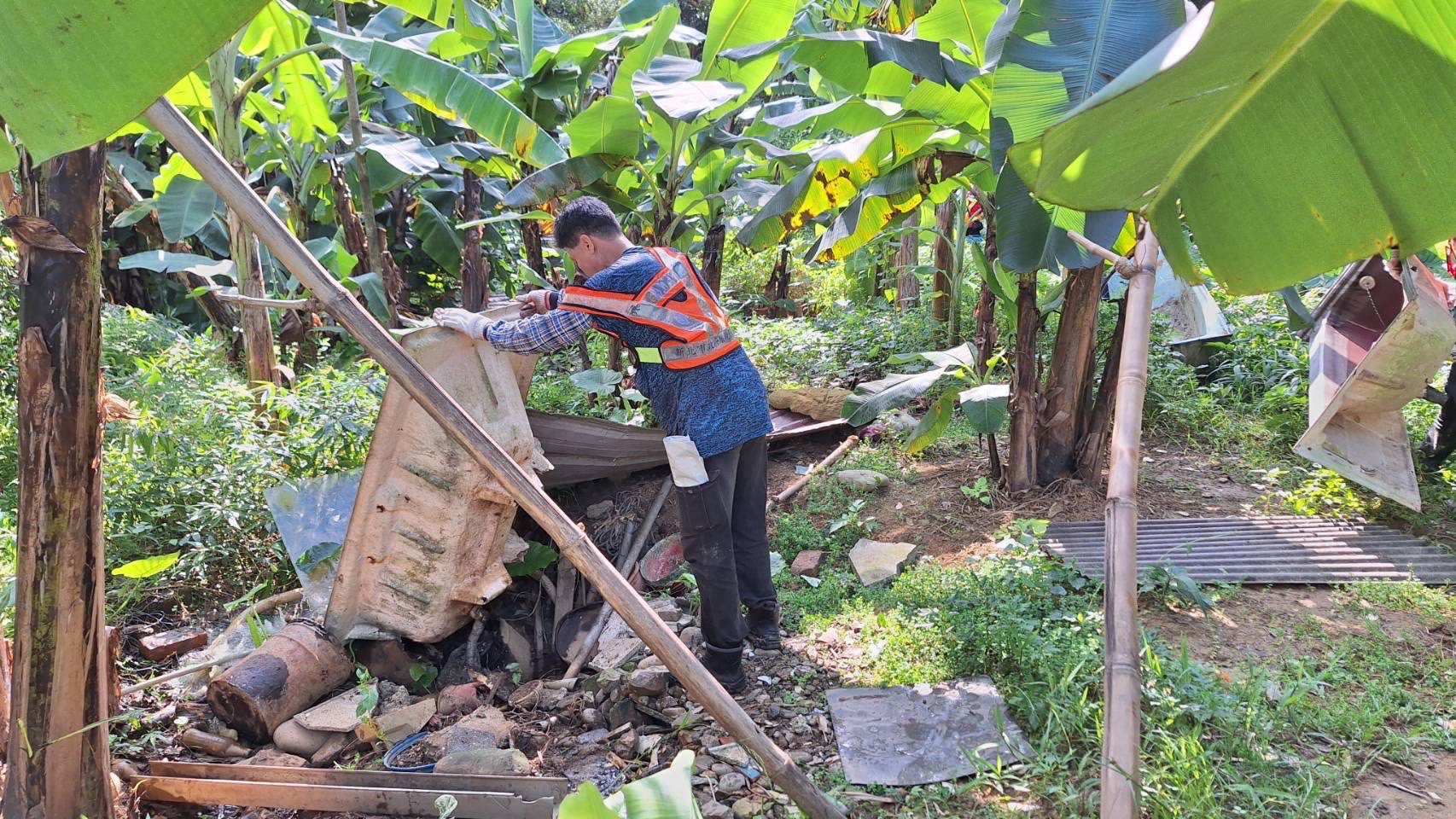 新北市衛生局今日說明新增的本土登革熱病例。（新北市衛生局提供）