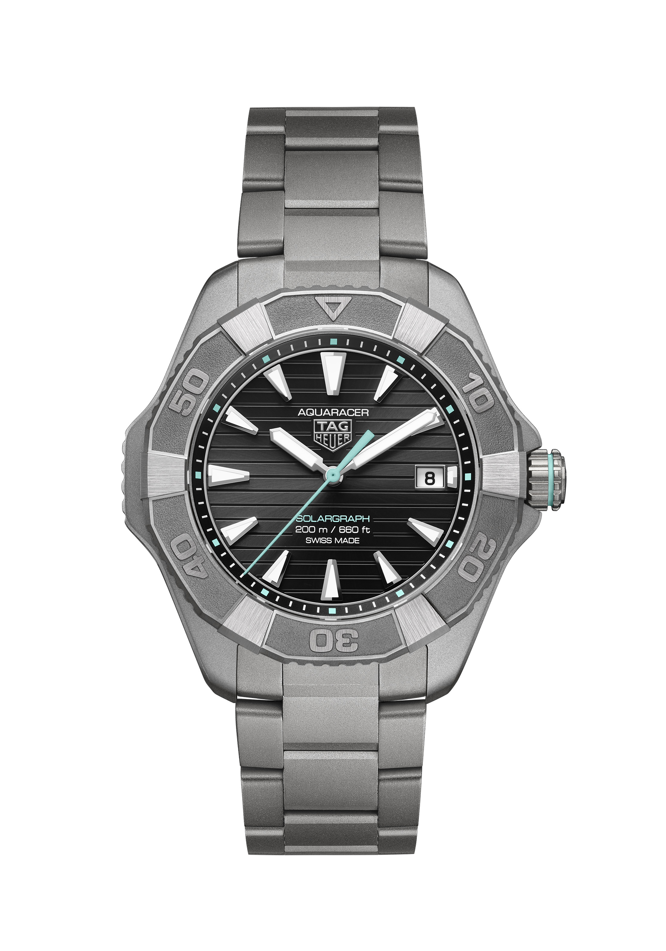 Aquaracer Professional 200 Solargraph 鈦金屬版本,定價NT$116,400。