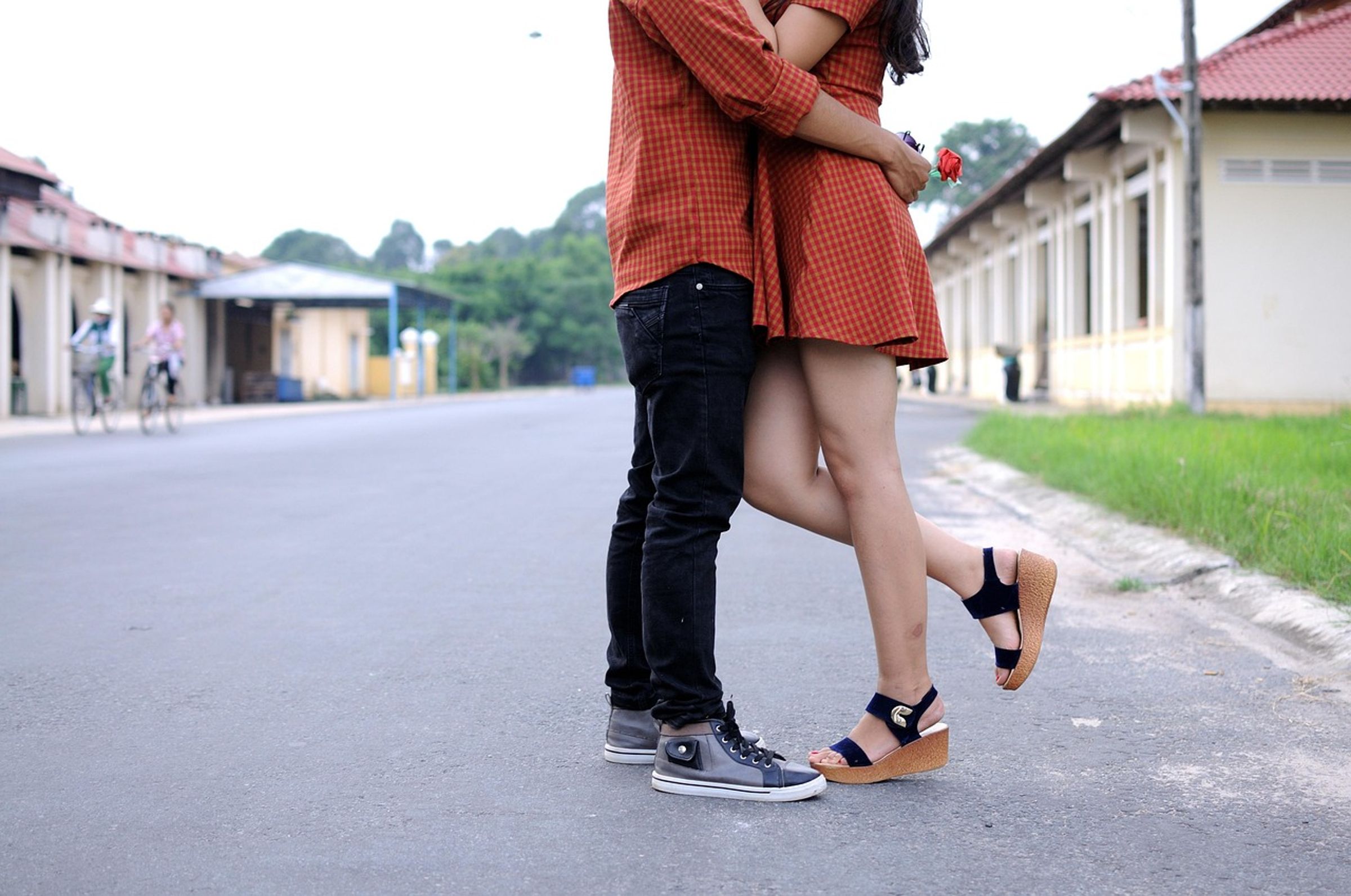 一名人妻與閨密兒子發生婚外情,多次上摩鐵開房偷情。(示意圖,pixabay)