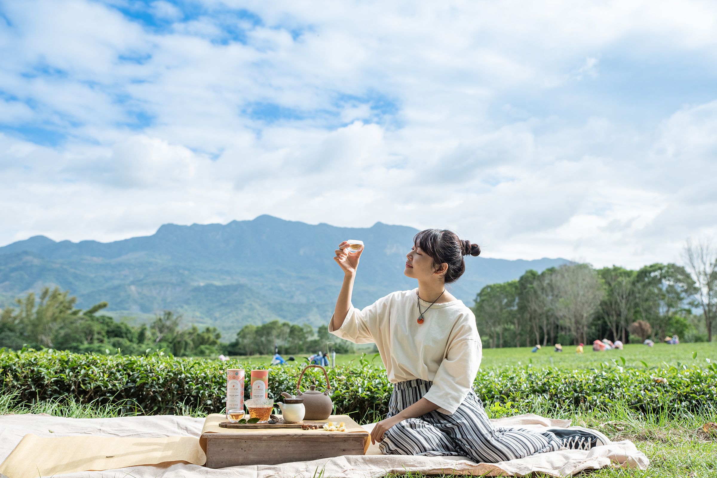 由「女兒不懂茶」品牌規劃的情境體驗，將台東紅烏龍化為不同情緒角色，讓年輕族群透過有趣互動深入了解茶學。（POUYUENJI寶元紀提供）