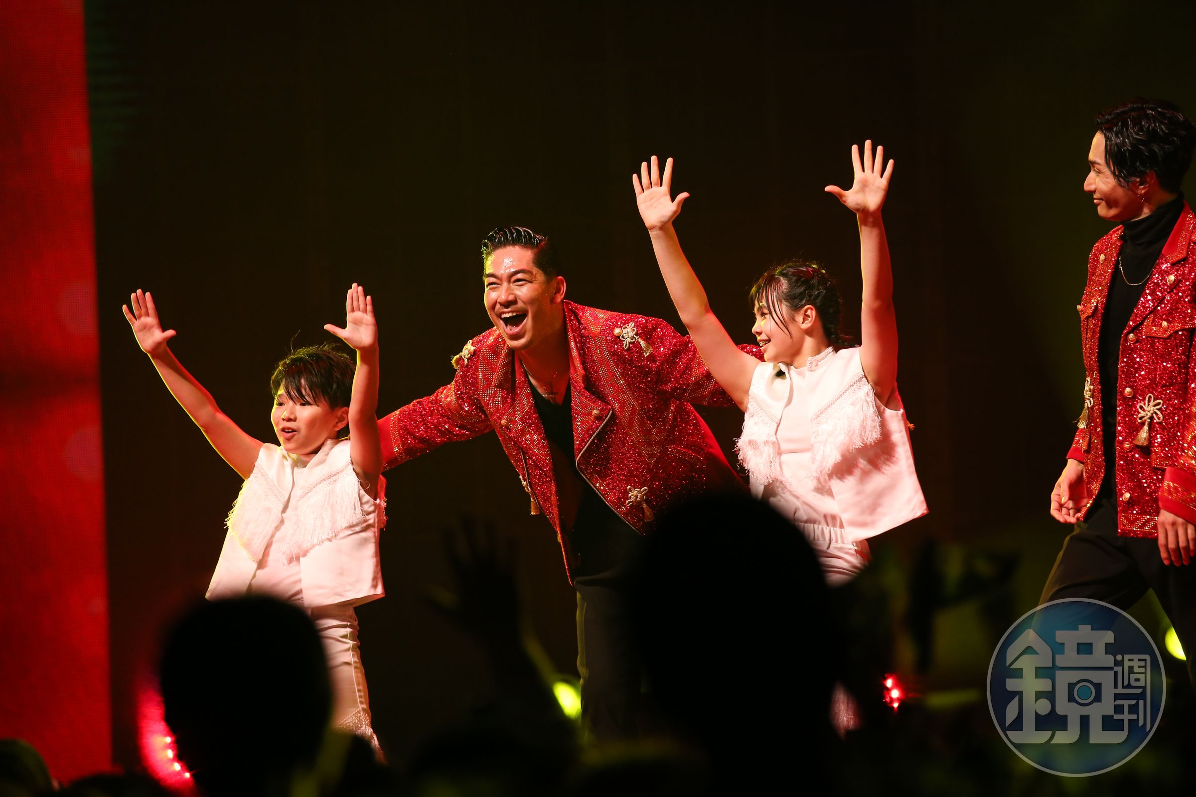 AKIRA上週六在EXILE演唱會上，與EXPG小朋友一起熱力共舞。