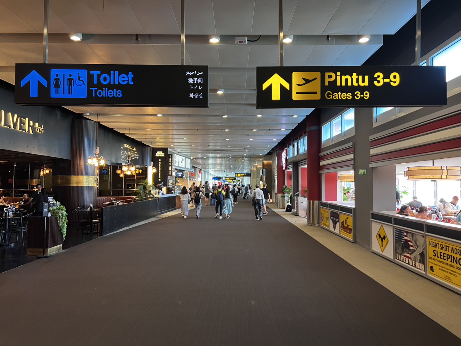最後一班國際航班將於19日凌晨1時30分起飛,隨後機場將進入完全靜止狀態,僅保留極少數人力應對緊急醫療專機。