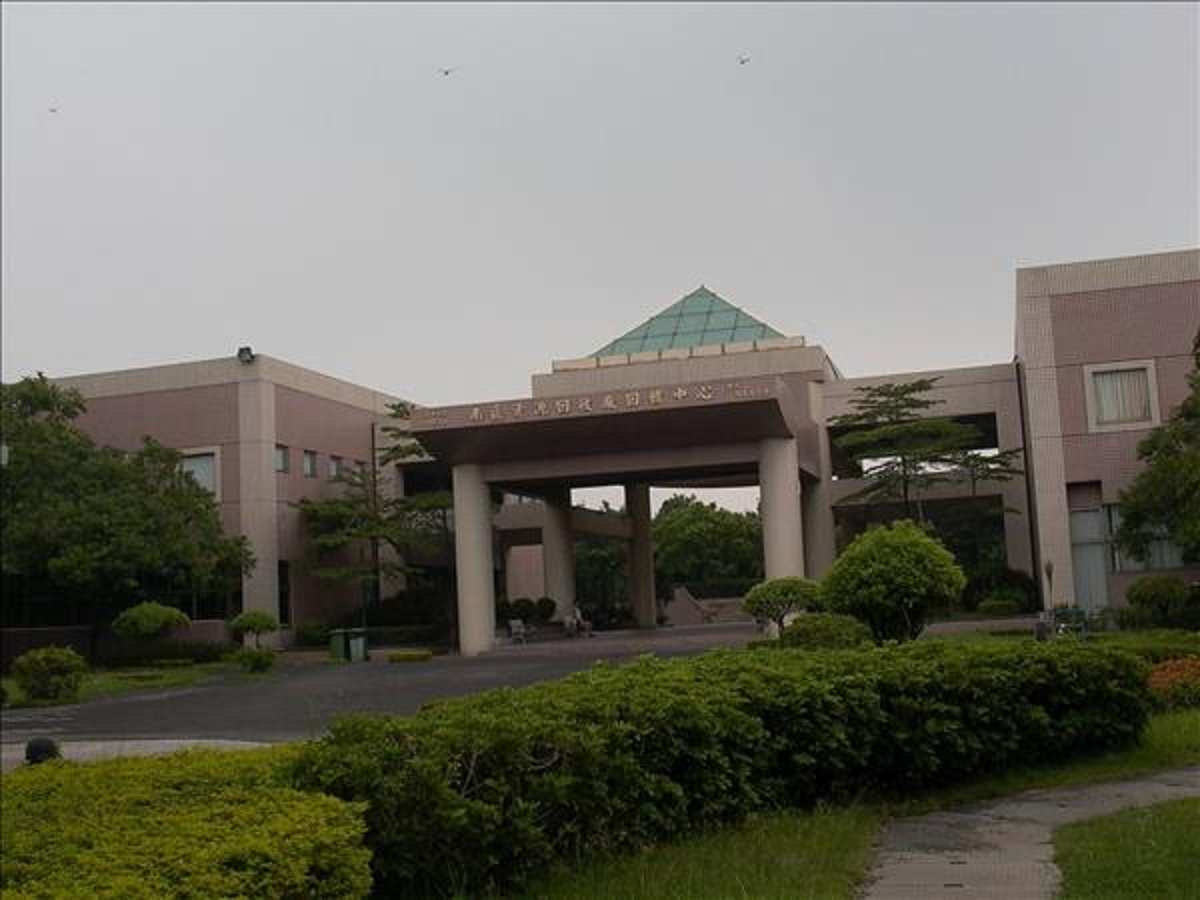 高市南區資源回收廠爆發官商勾結，讓業者「偷磅」獲利，10年海撈2.6億。（翻攝畫面）